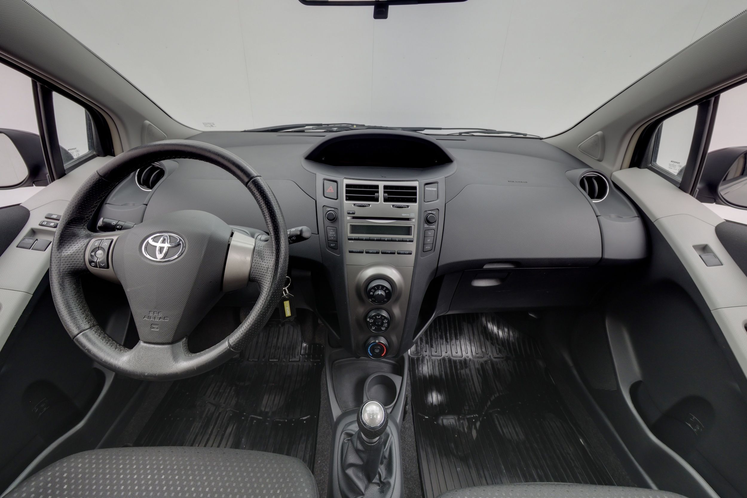 Toyota Yaris 2011, kuva 7/15