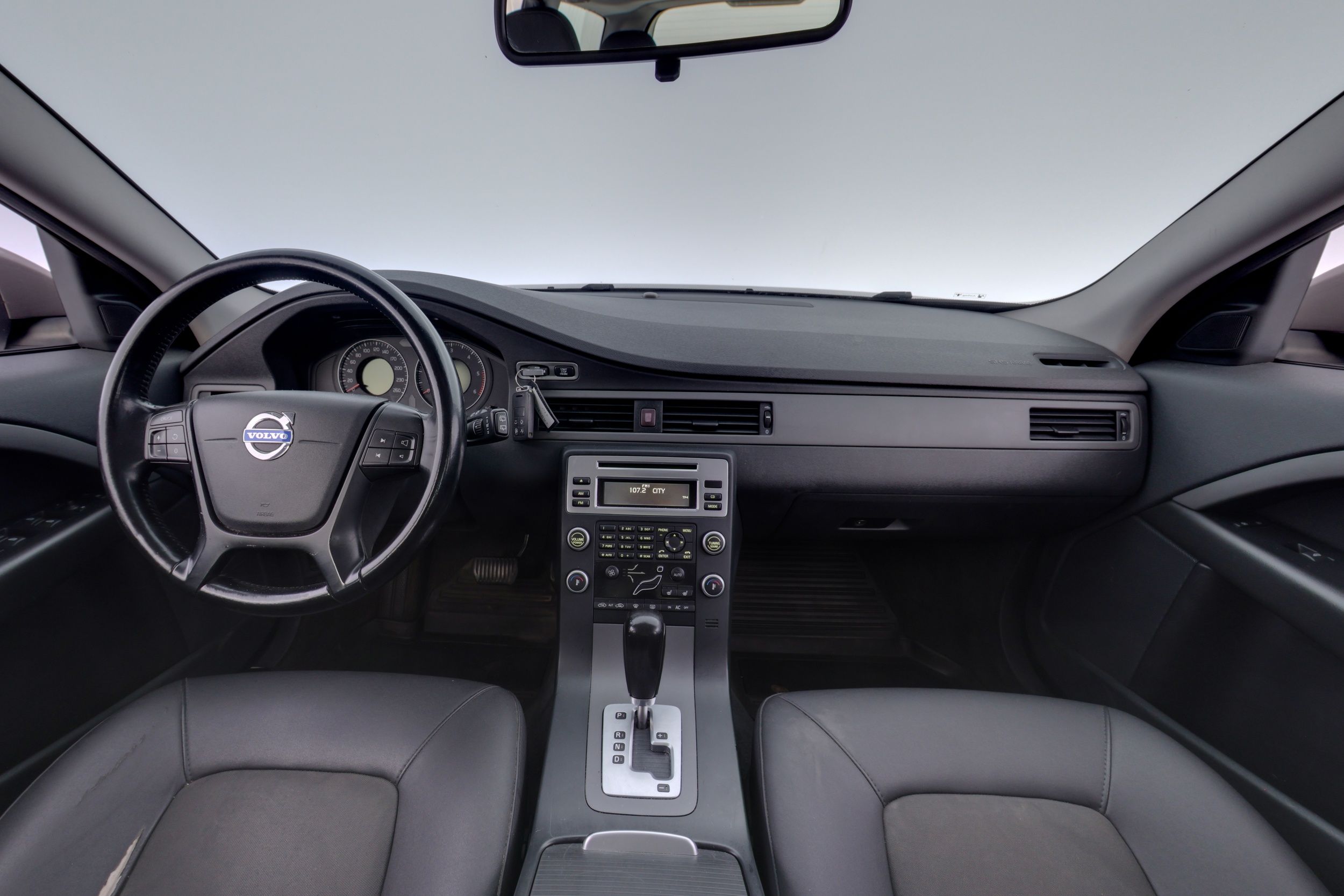 Volvo V70 2,4D Kinetic aut 2010, kuva 7/19