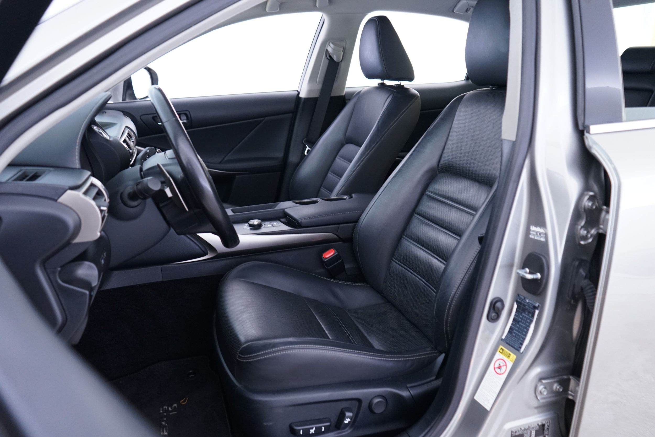 Lexus IS 300h Hybrid A Executive 2017, photo 6/21