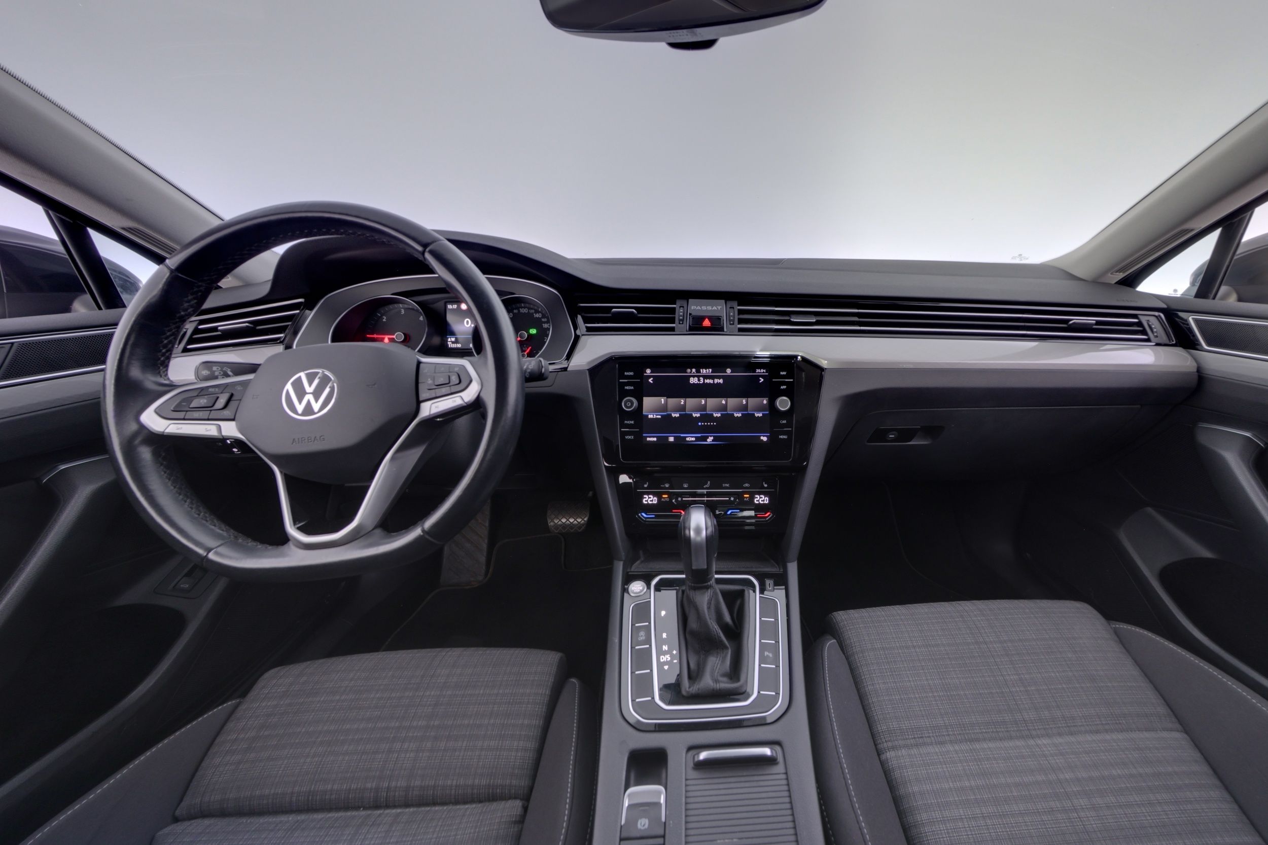 Volkswagen Passat 2022, kuva 7/25