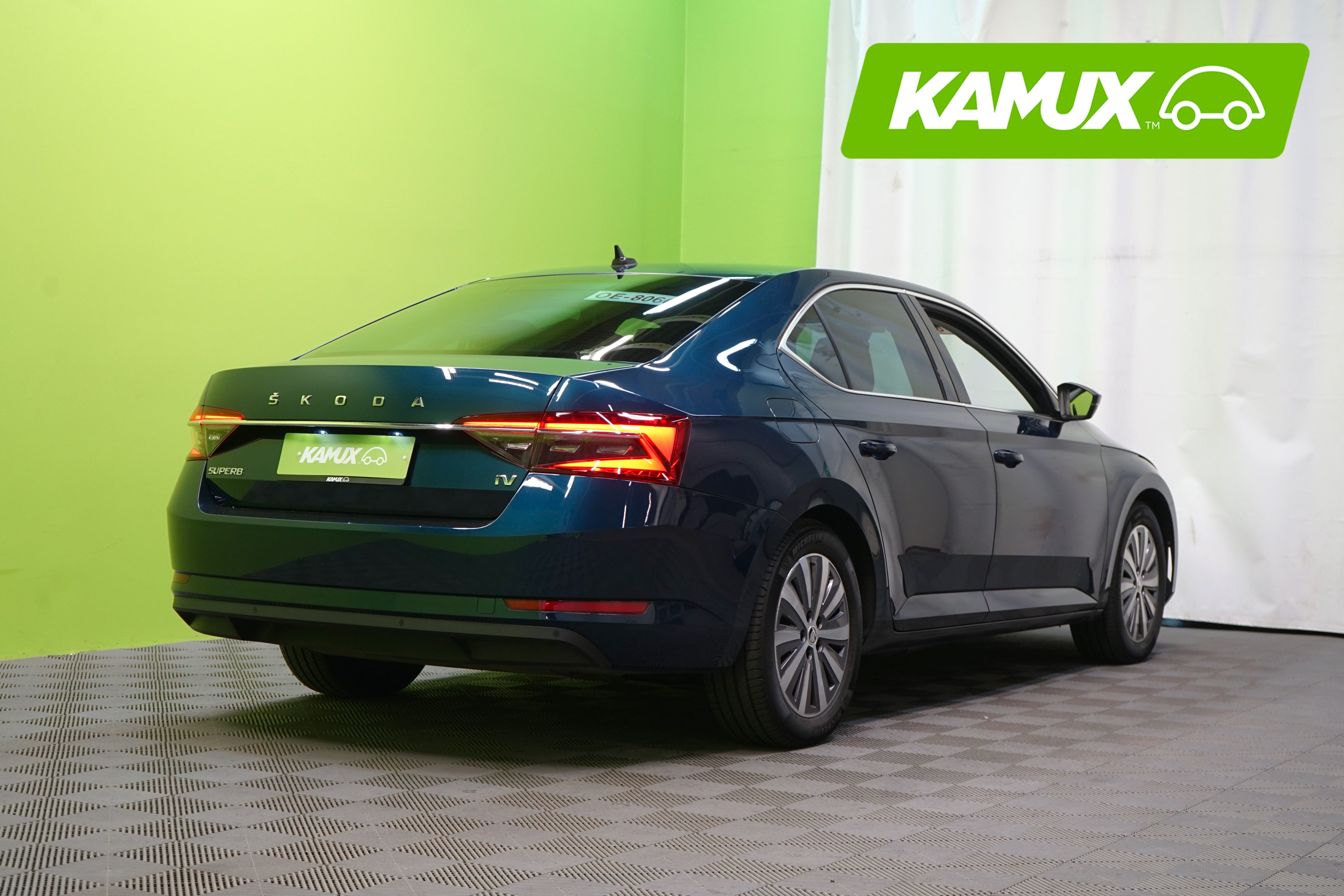 Skoda Superb 2023, photo 3/27