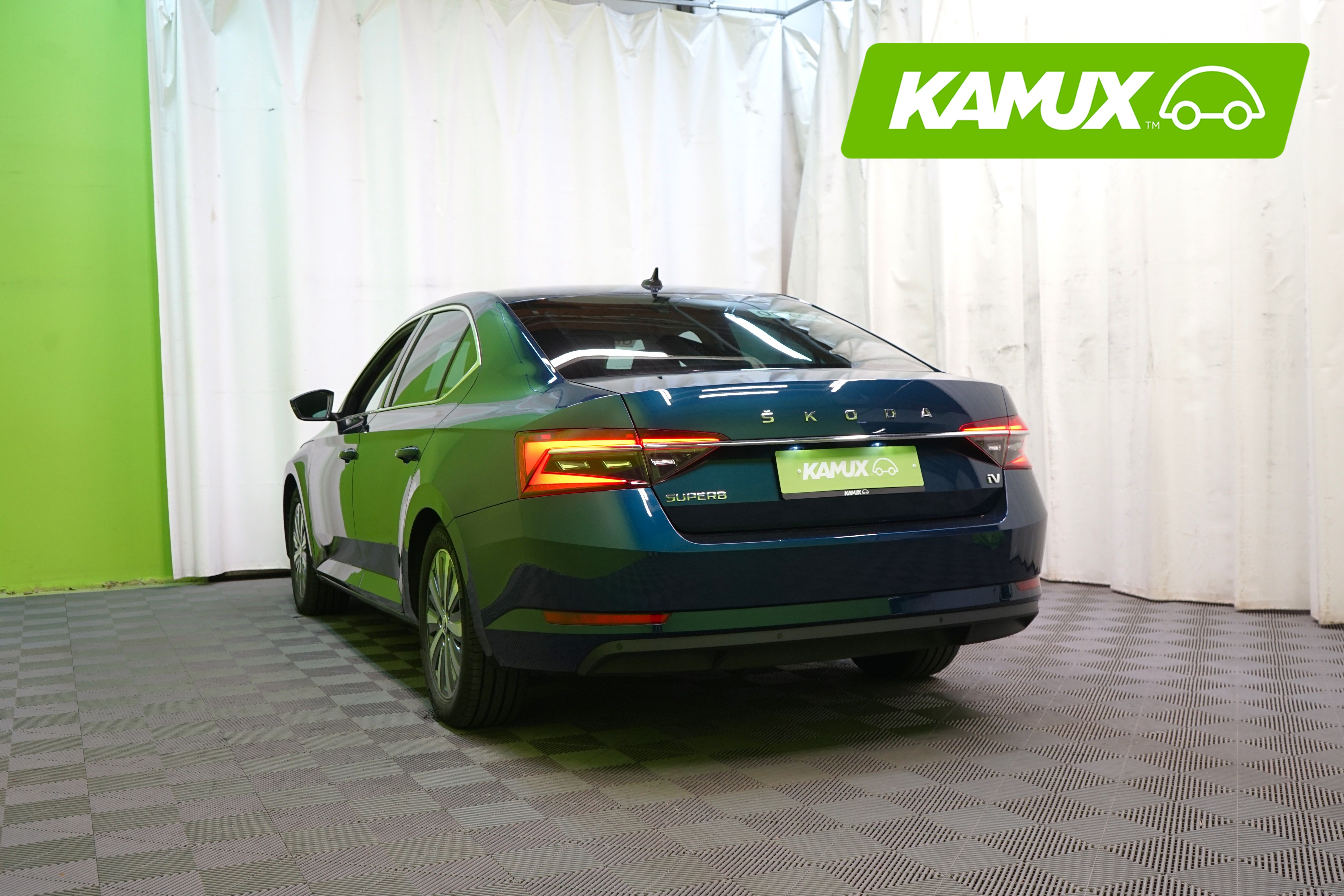 Skoda Superb 2023, photo 4/27