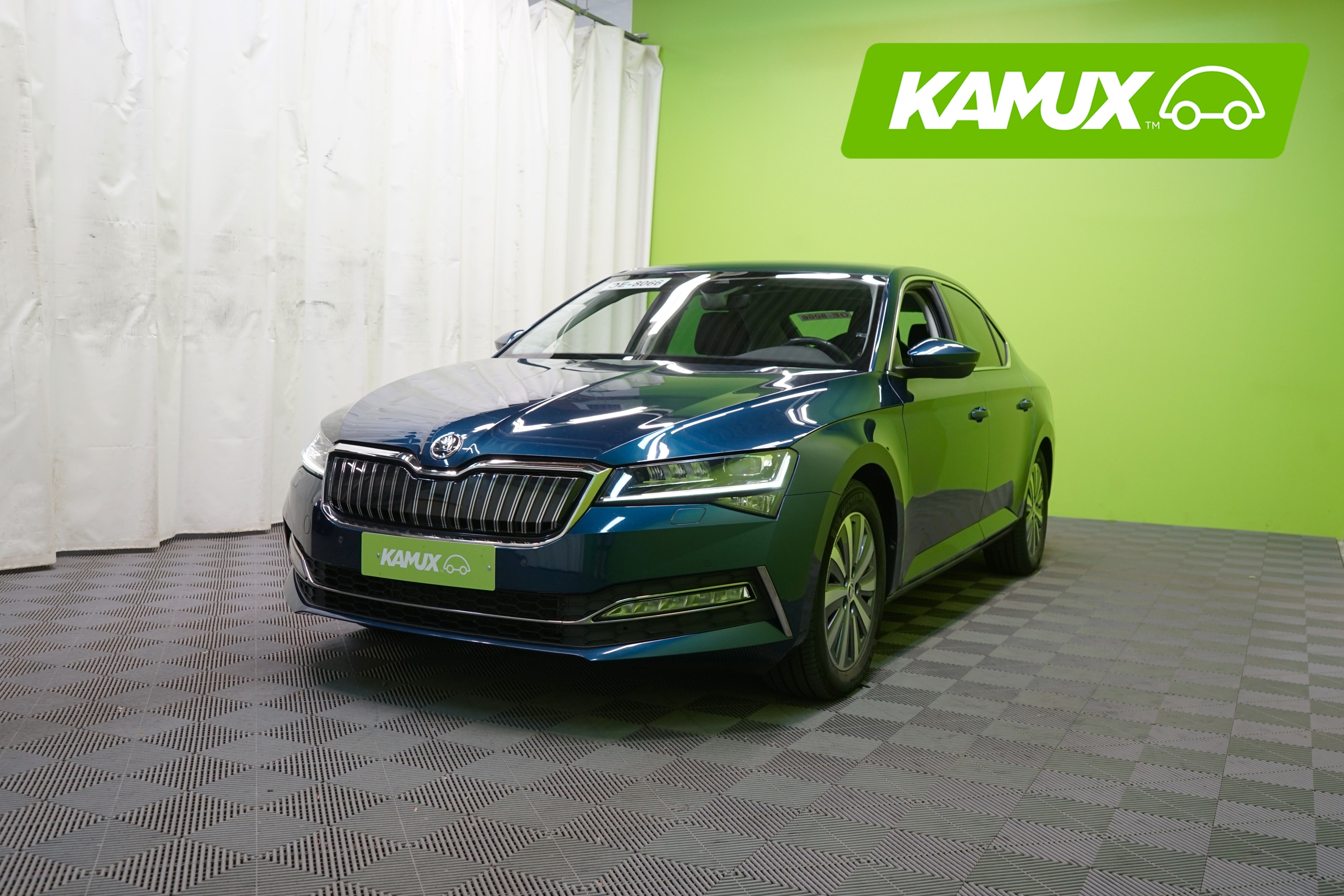 Skoda Superb 2023, photo 5/27
