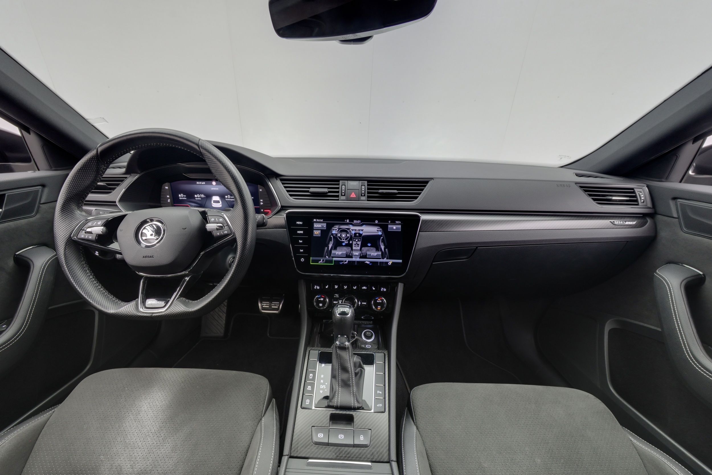 Skoda Superb 2023, kuva 7/30