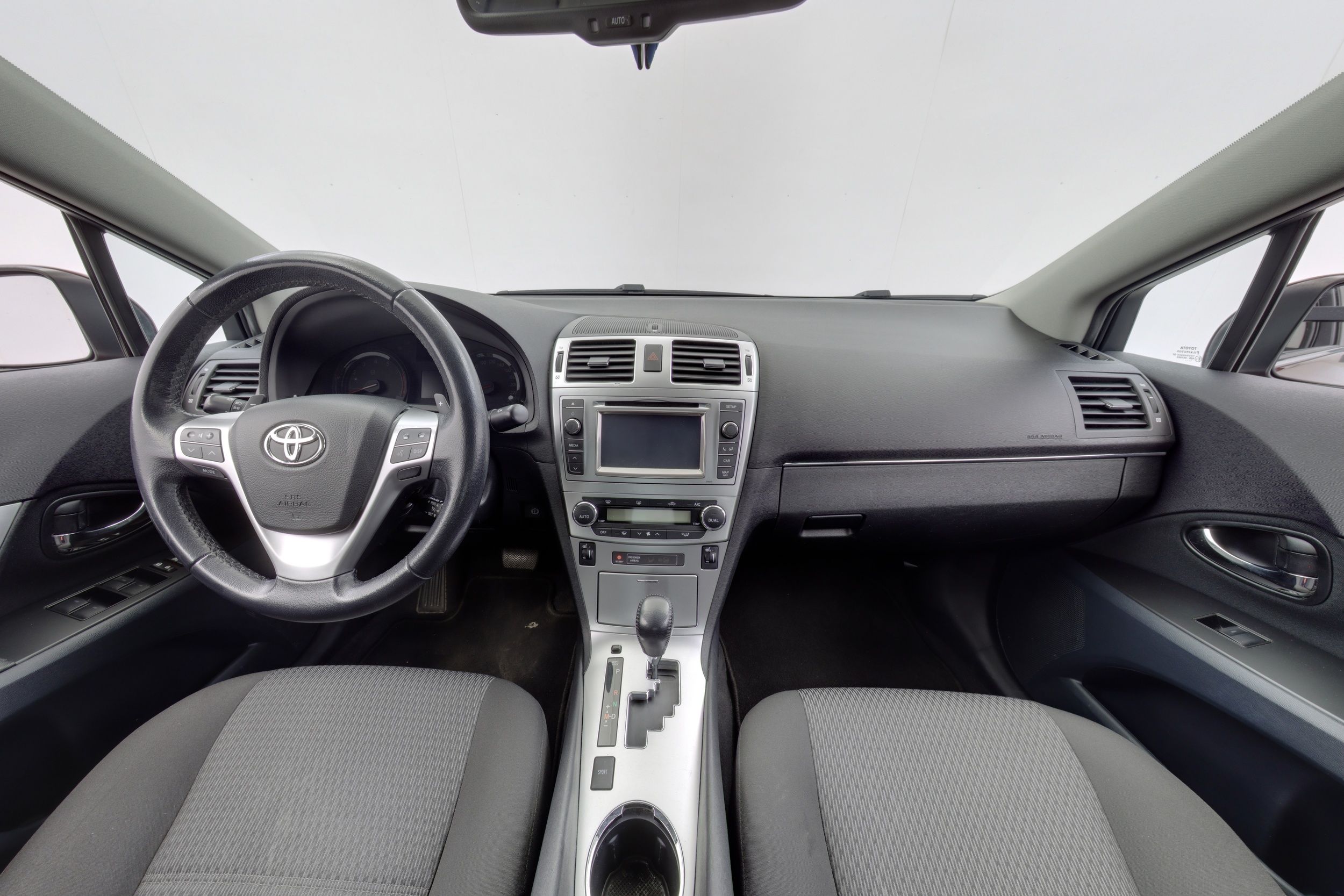 Toyota Avensis 2012, photo 7/28