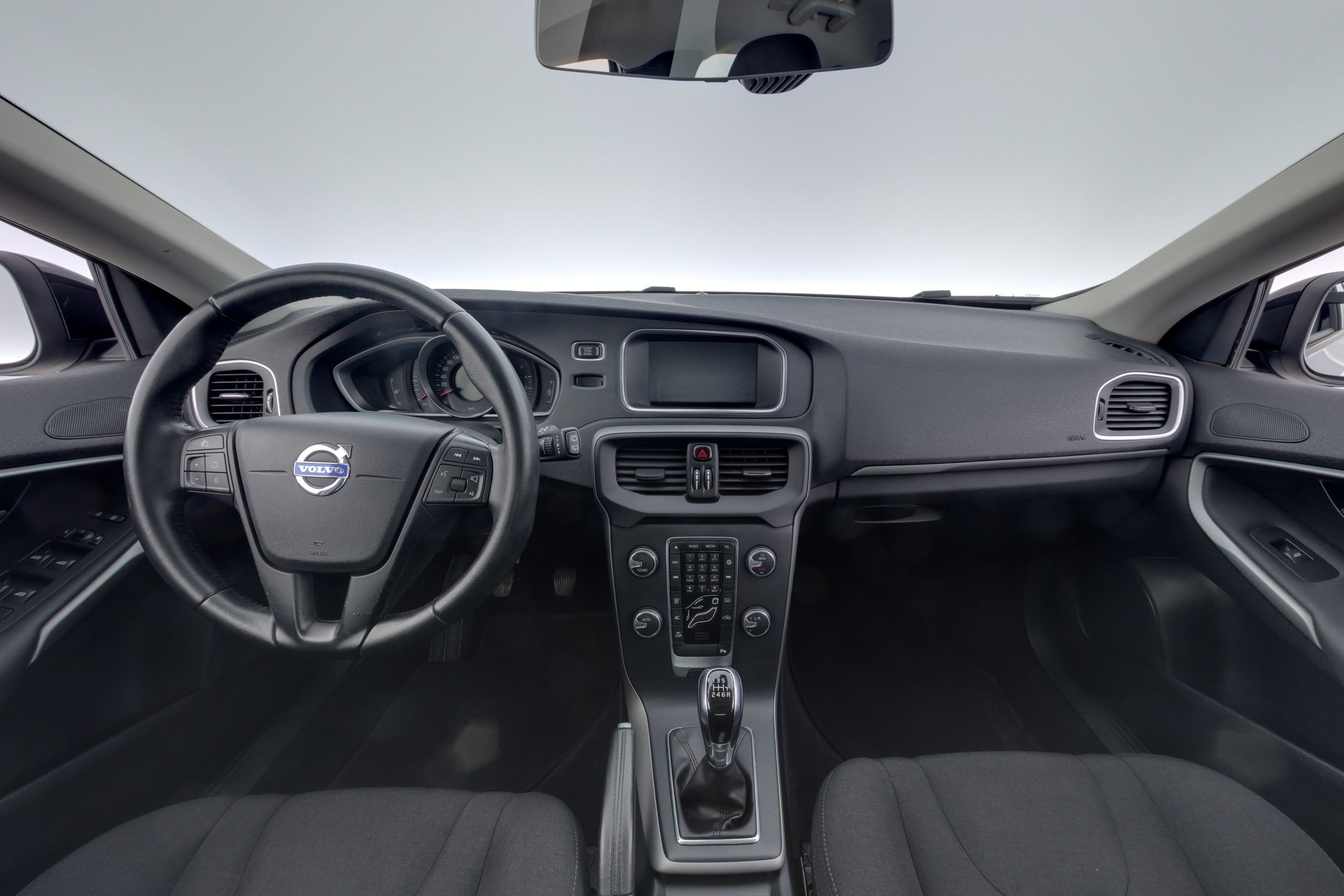 Volvo V40 D2 Kinetic 2016, photo 7/19