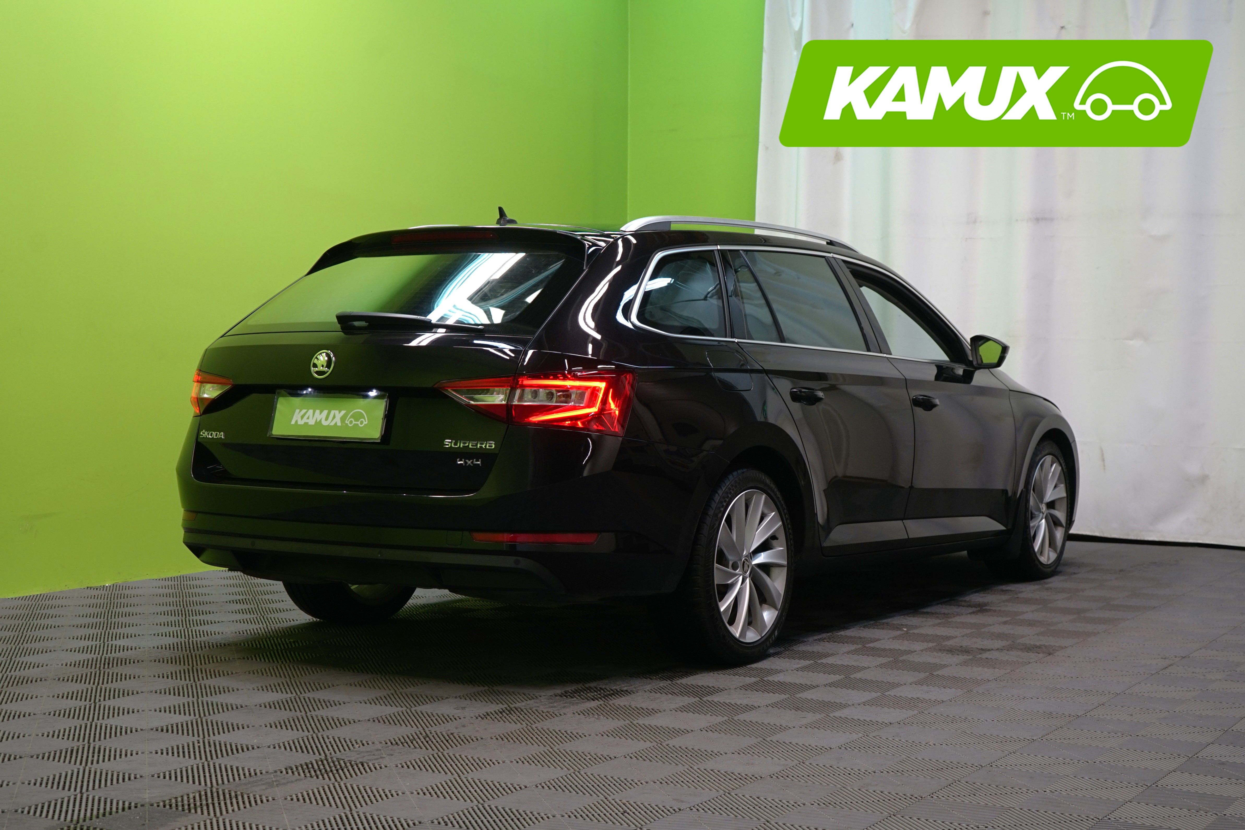 Skoda Superb 2019, kuva 3/28