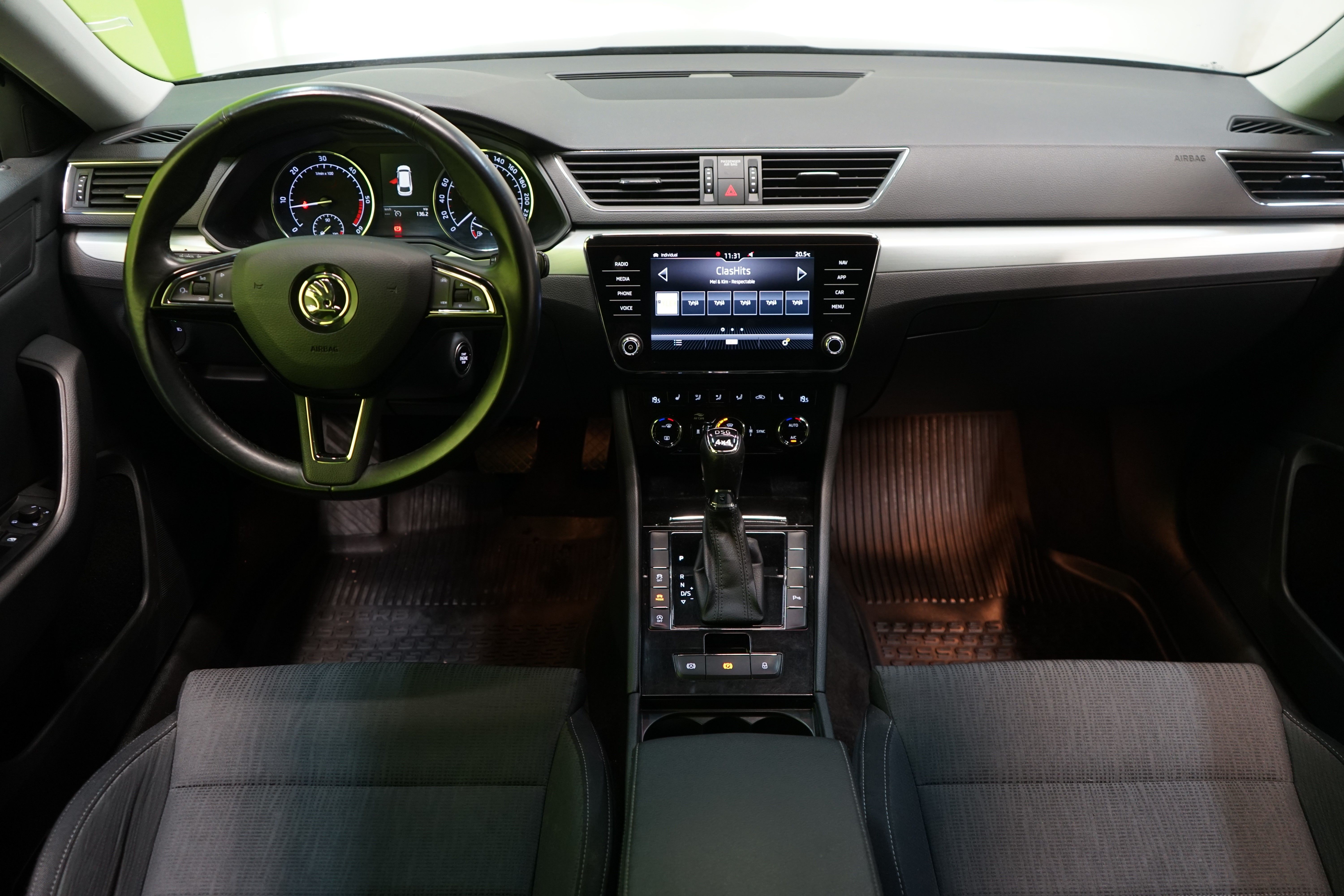 Skoda Superb 2019, kuva 6/28
