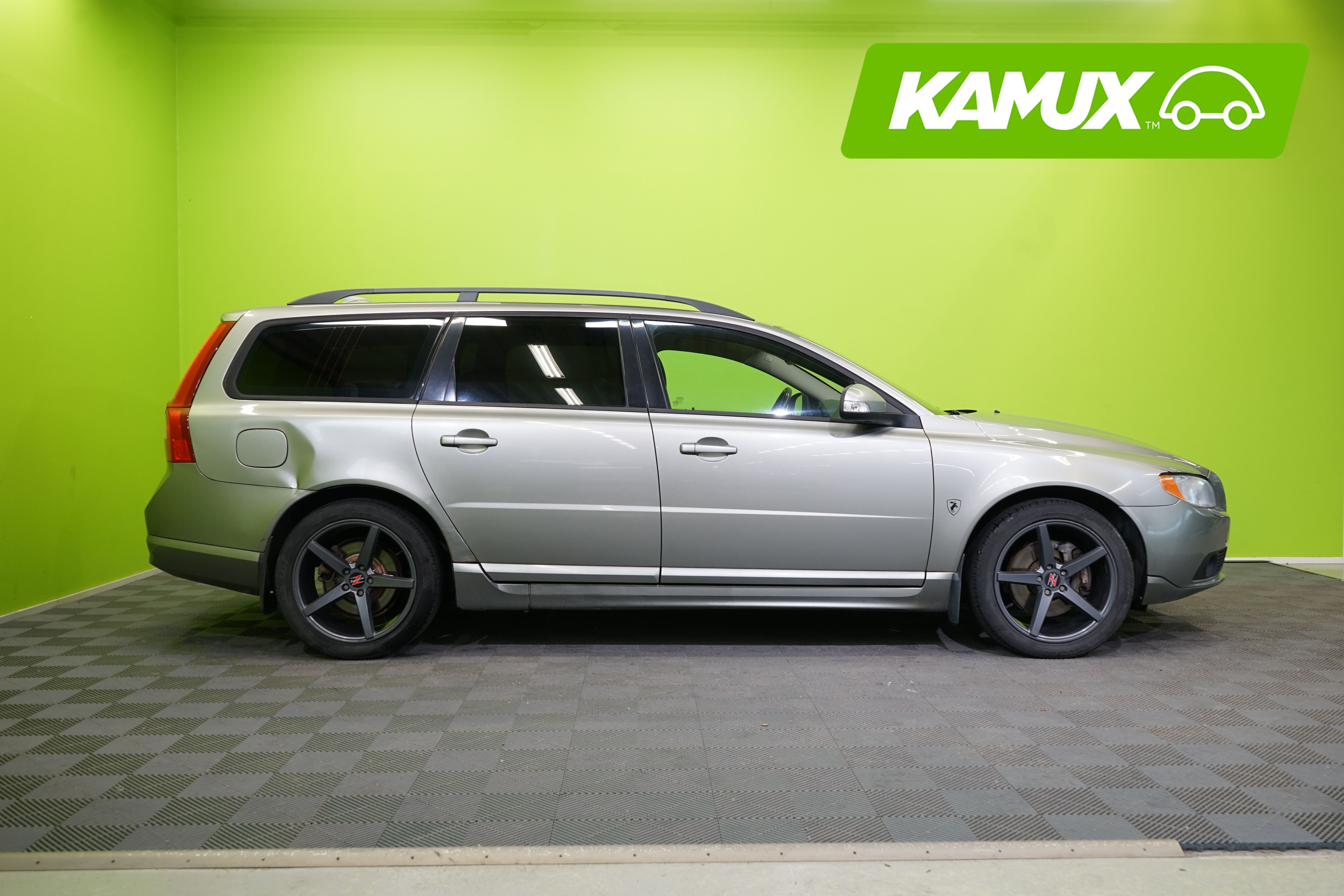 Volvo V70 2,4D Momentum aut 2008, kuva 2/19