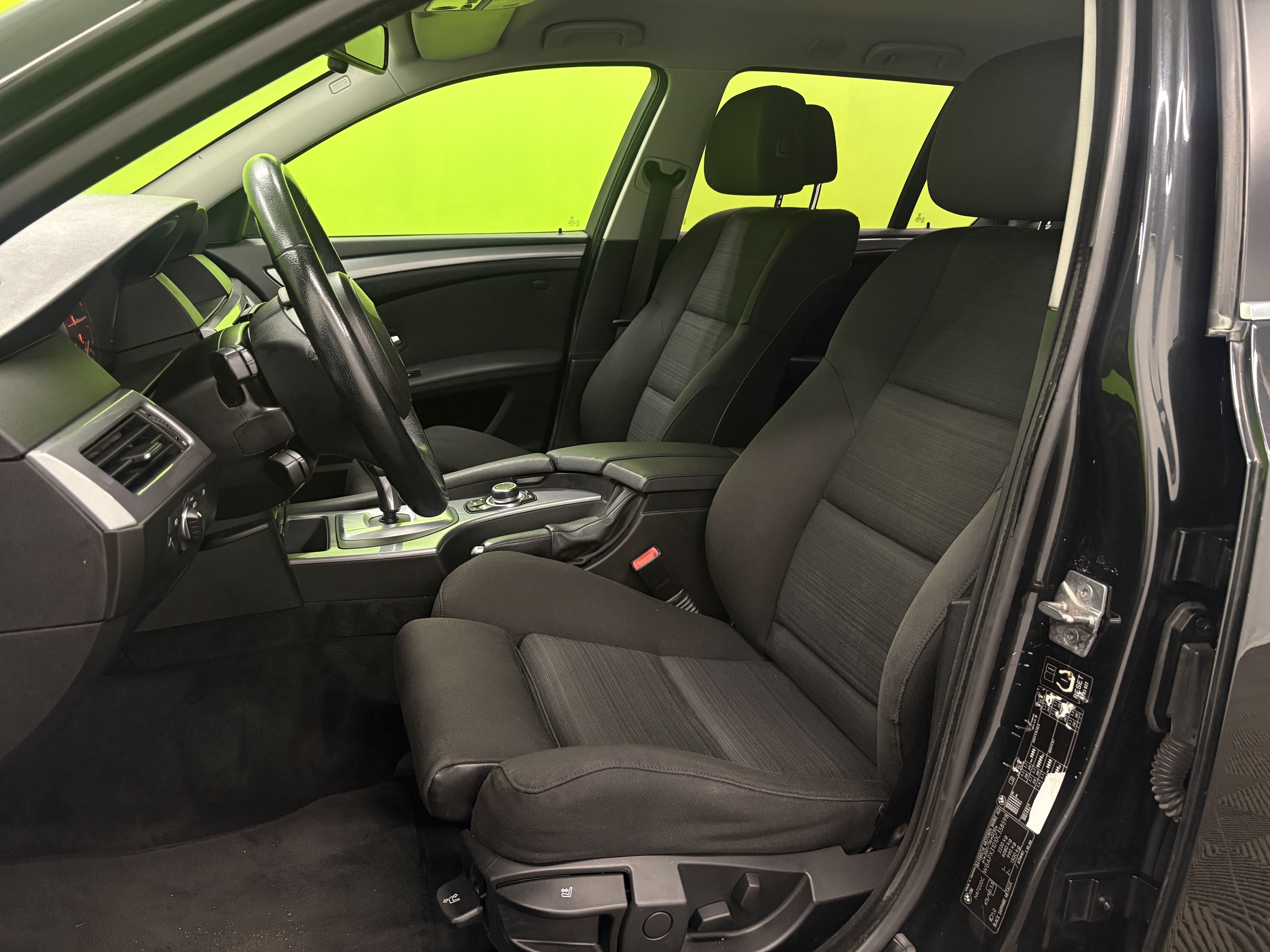 BMW 520 E61 Touring Business 2010, photo 6/25