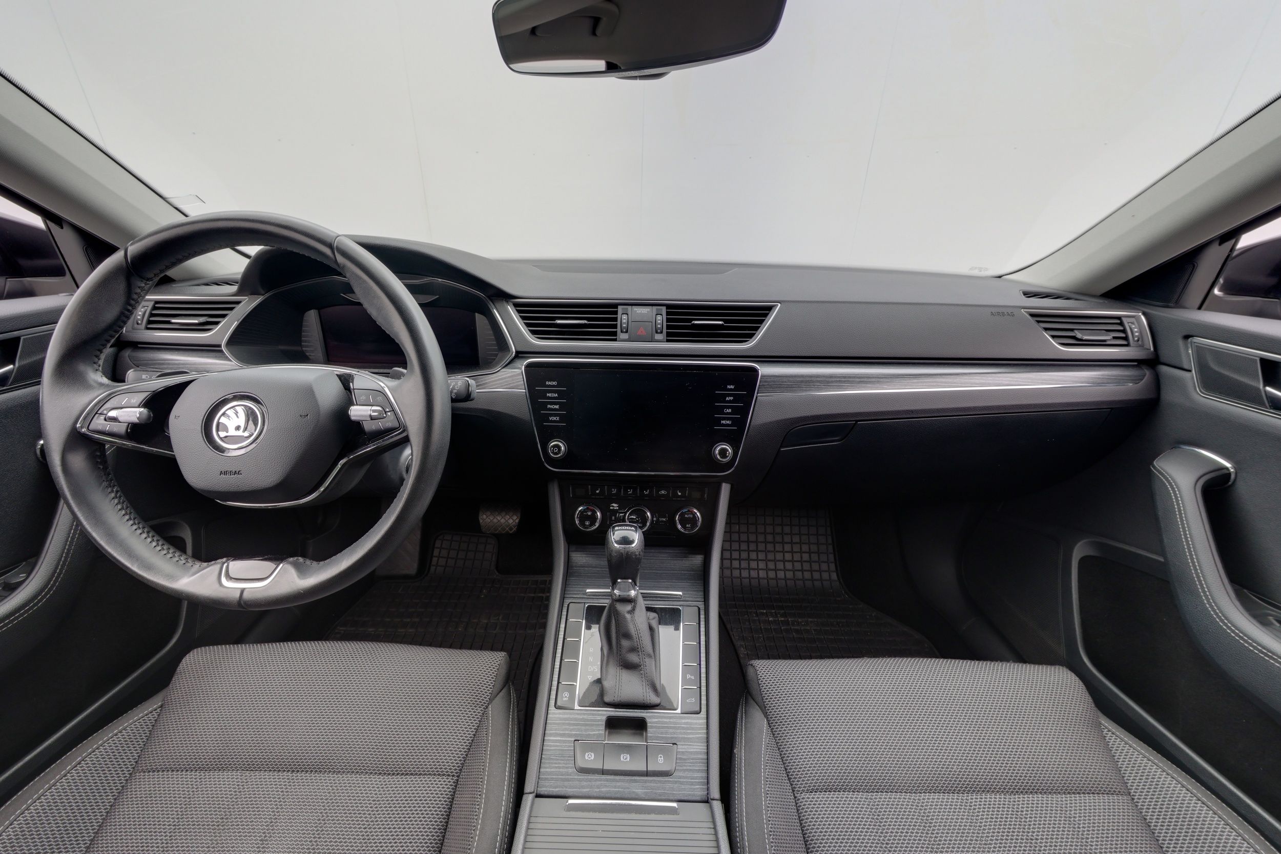 Skoda Superb 2023, kuva 7/26