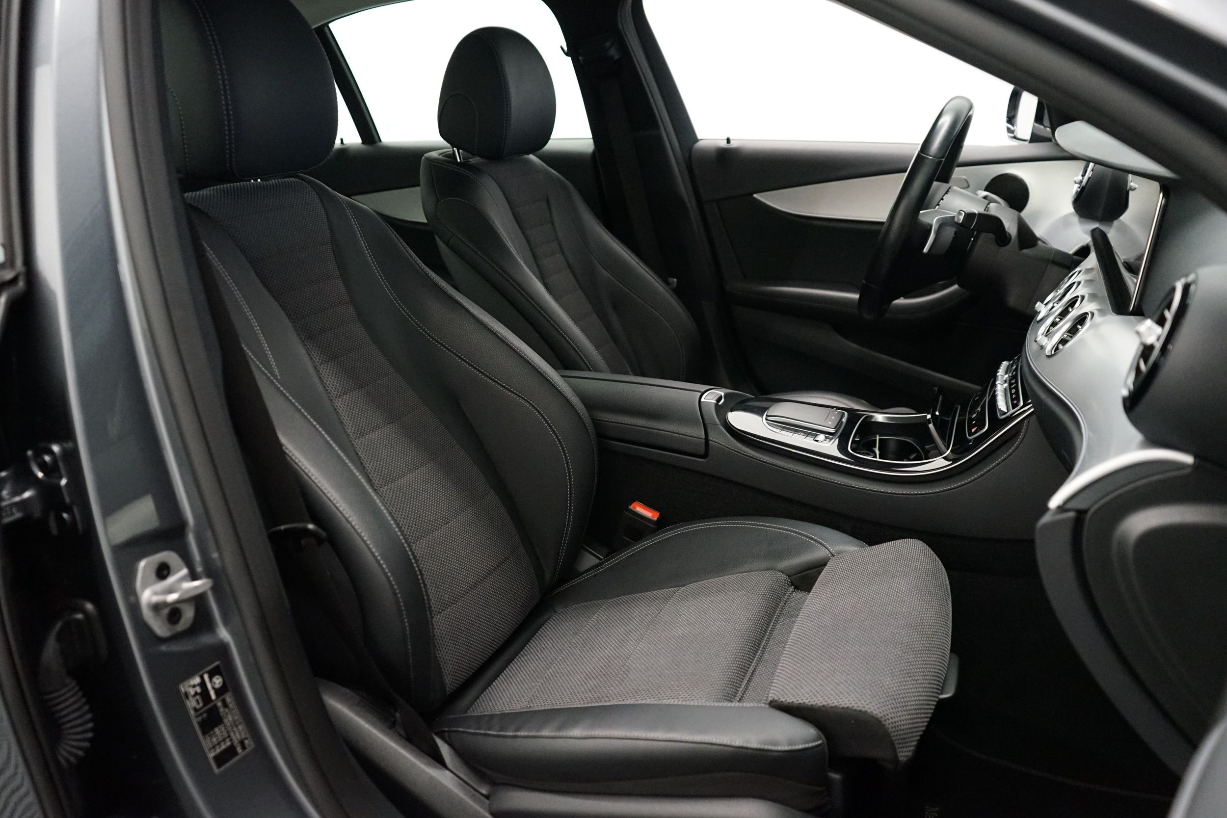 Mercedes-Benz E 2021, kuva 7/28