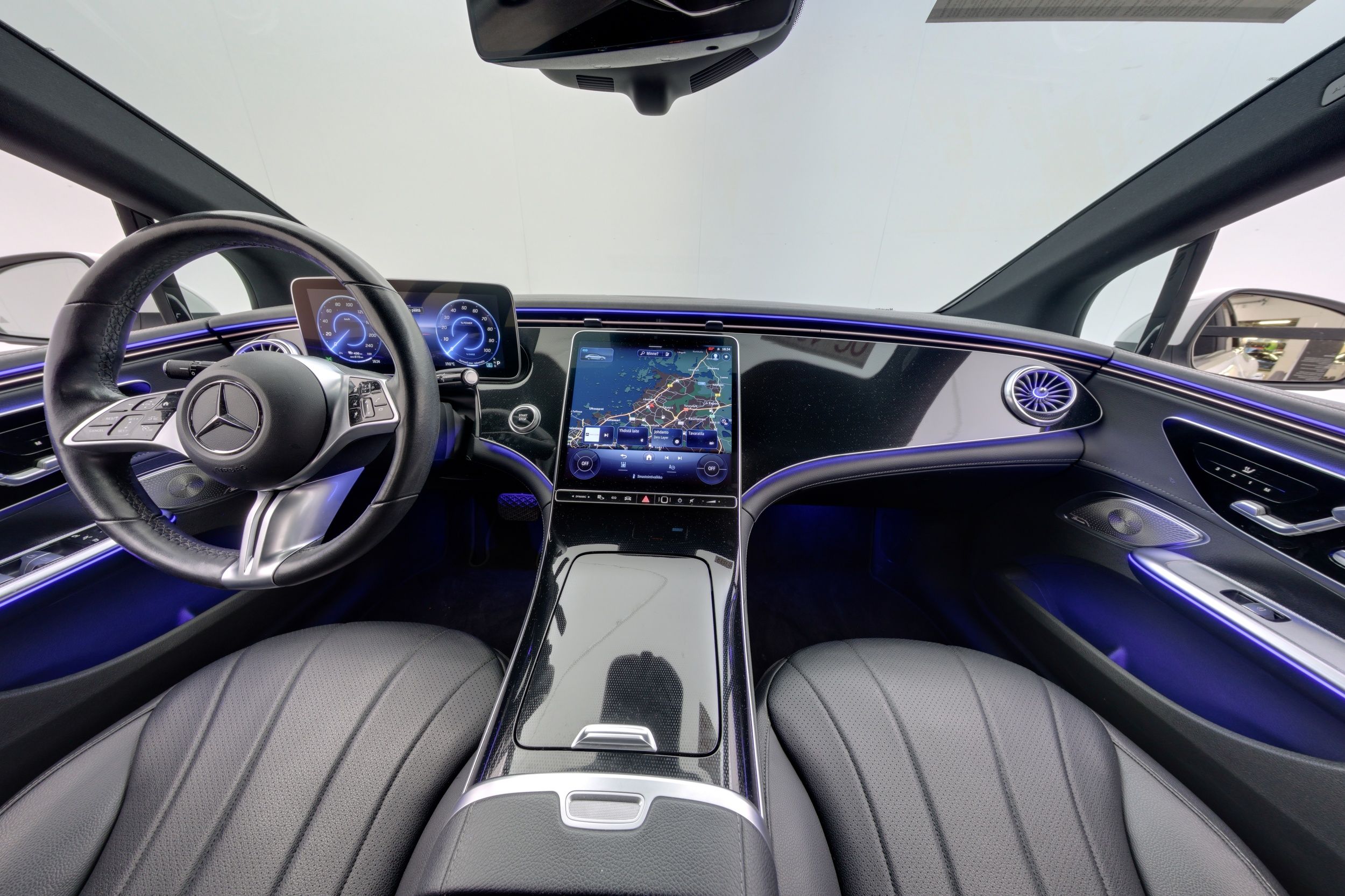Mercedes-Benz EQE 350+ Electric Art 2022, photo 7/33