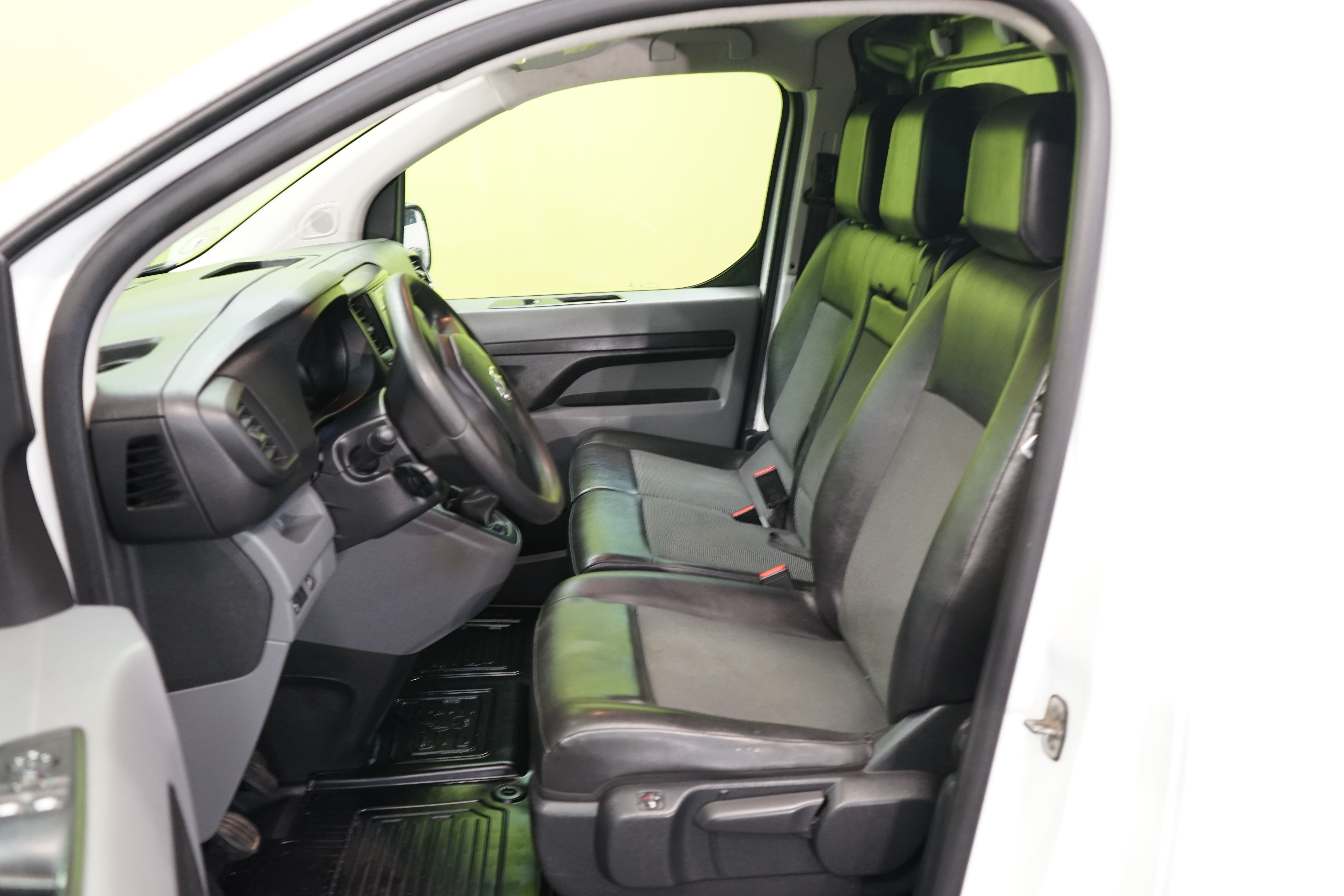 Toyota Proace L2H1 2,0 D 120 5-ovinen 2017, kuva 7/15