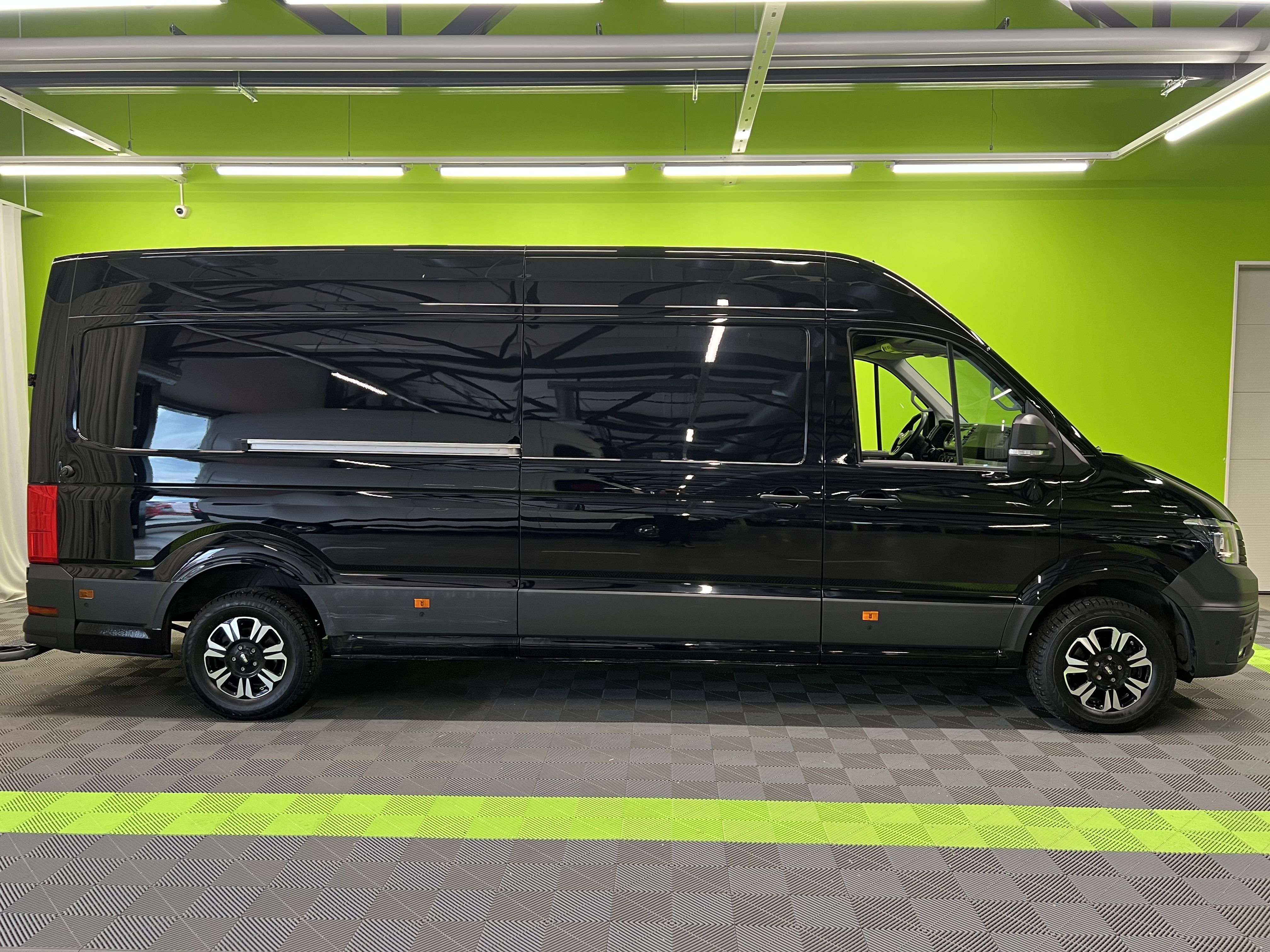 Volkswagen Crafter 2023, photo 2/25
