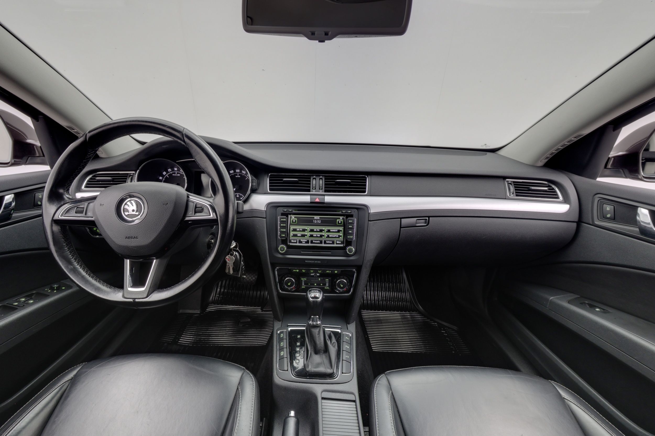 Skoda Superb 2015, kuva 7/27