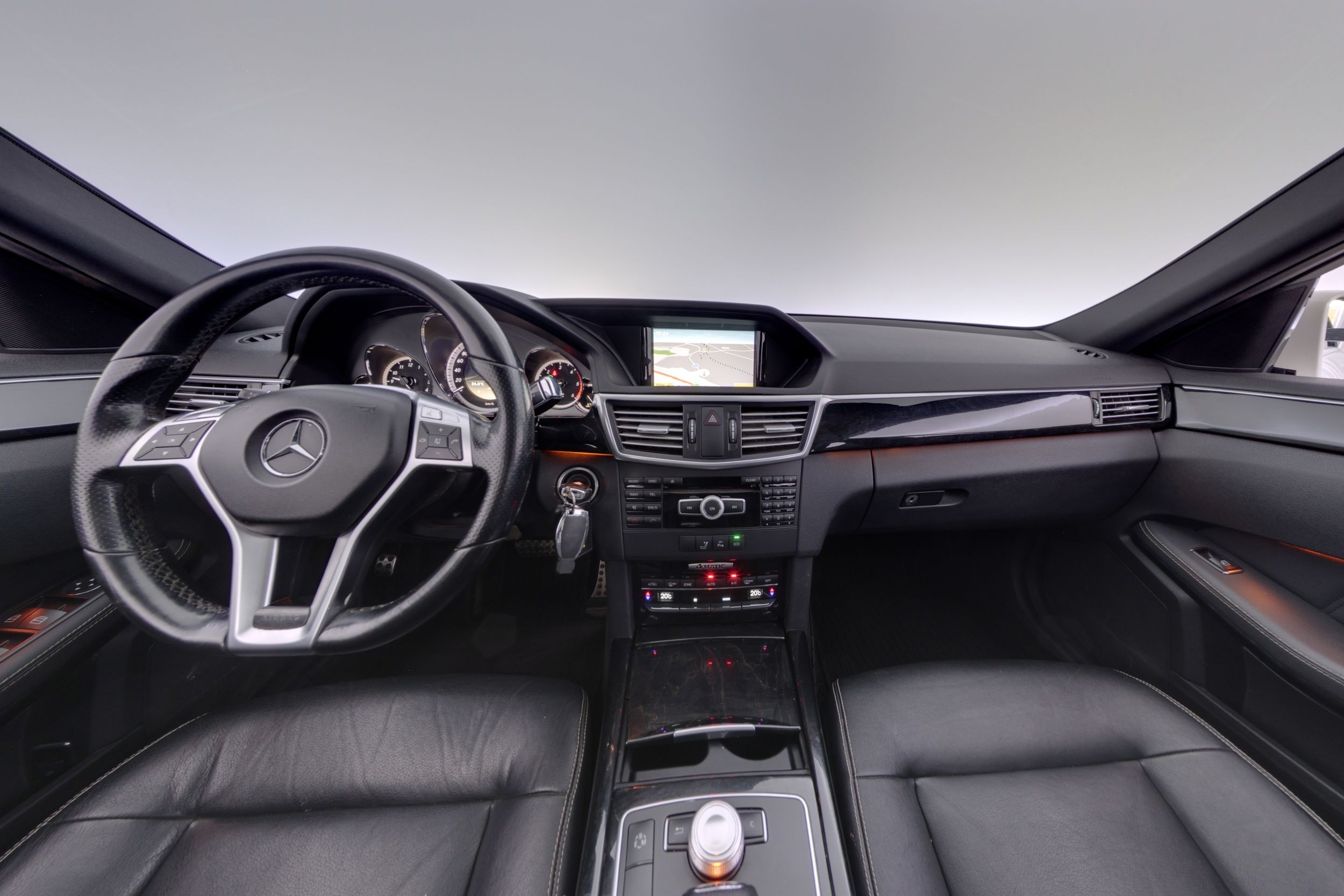 Mercedes-Benz E 2012, photo 7/26
