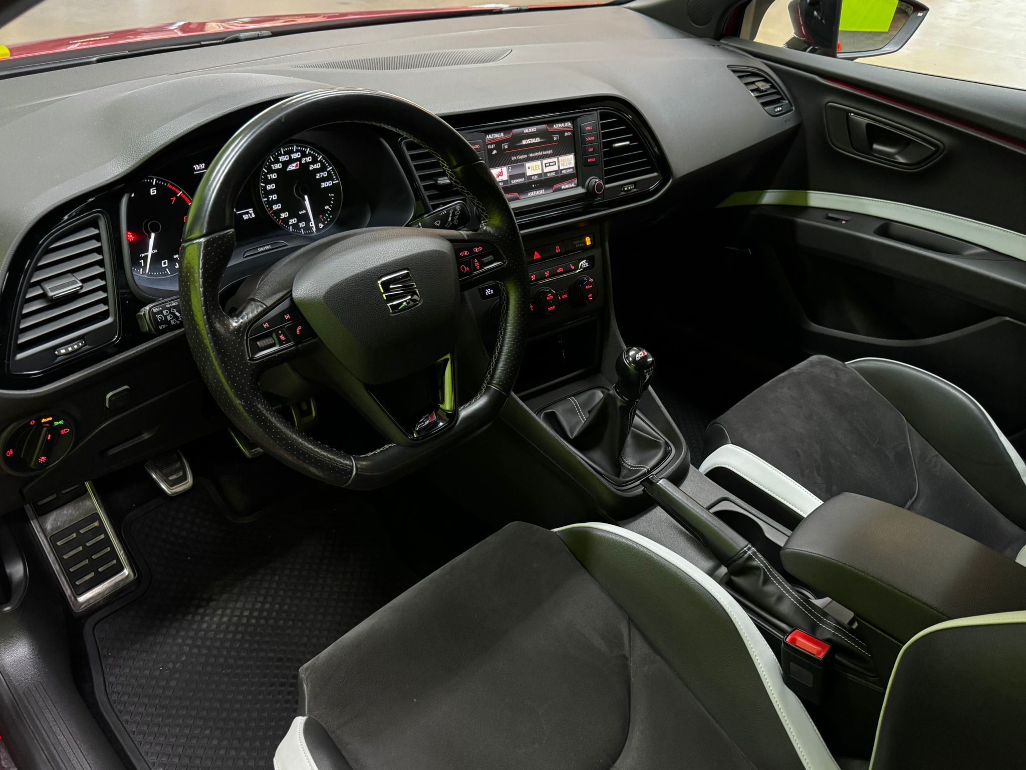 Seat Leon ST 2,0 TSI 290 Cupra 2016, kuva 7/22