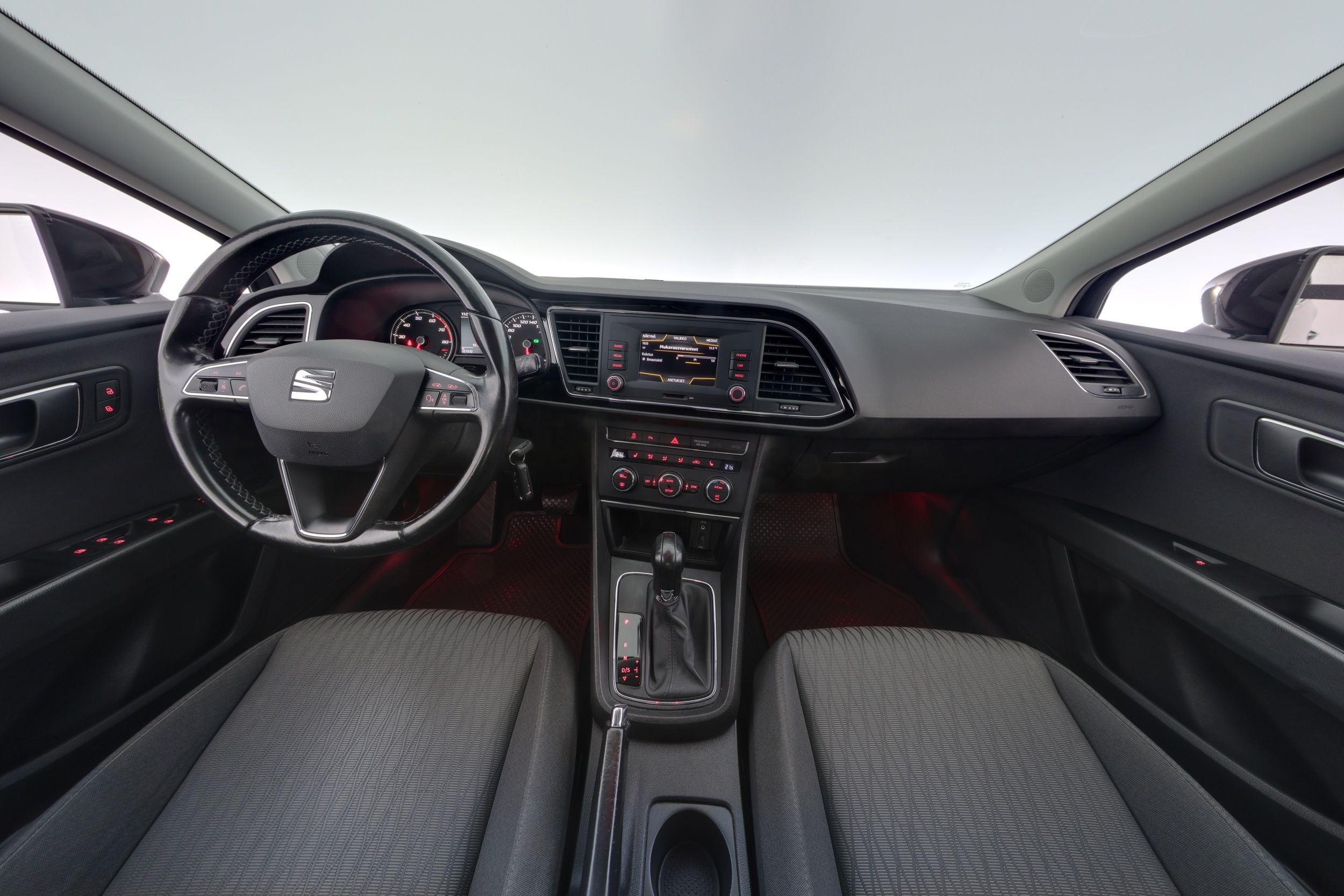 Seat Leon 1,4 TSI 150 ACT Style DSG 2017, photo 7/20