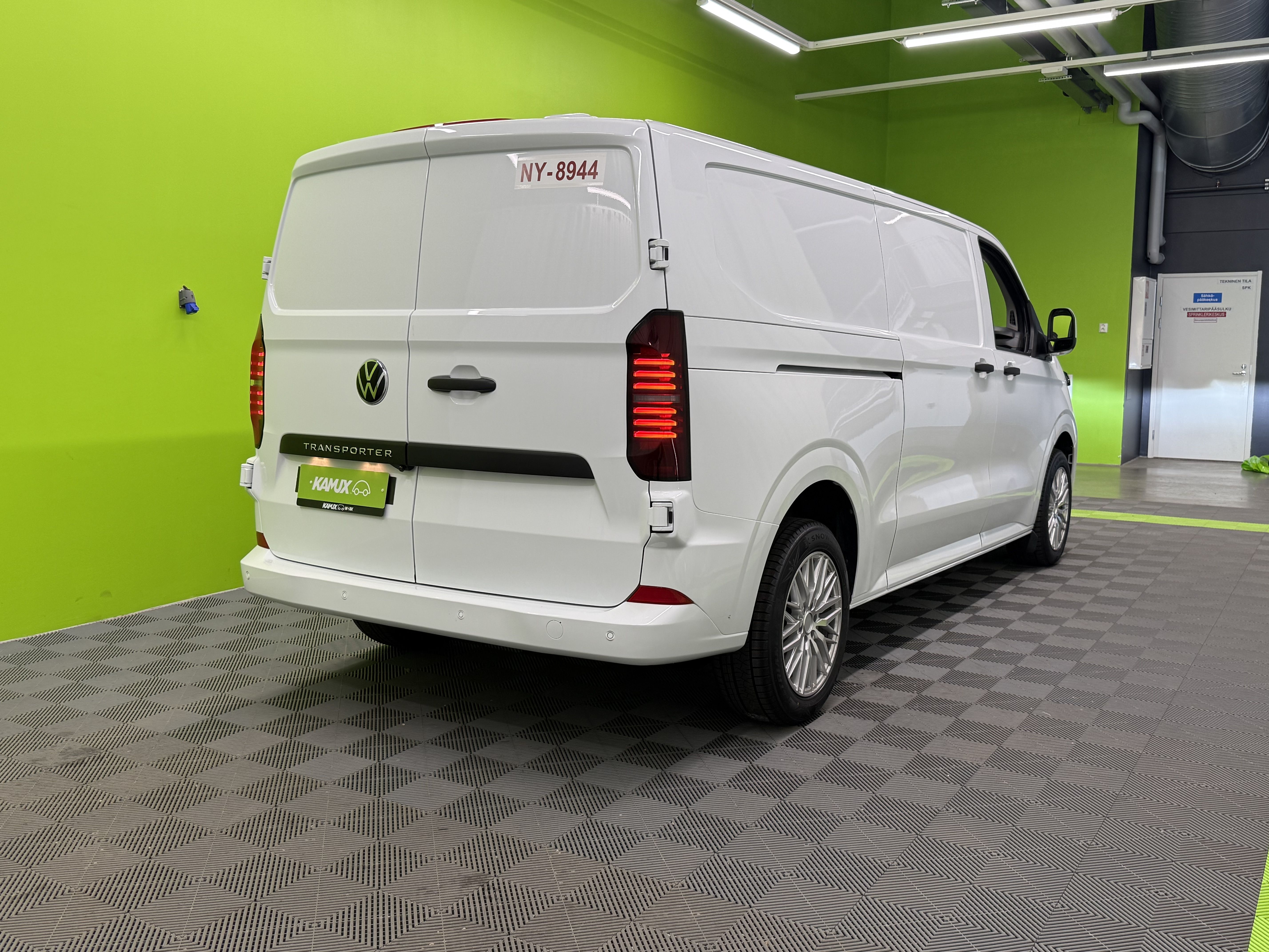 Volkswagen Transporter 2025, photo 3/20
