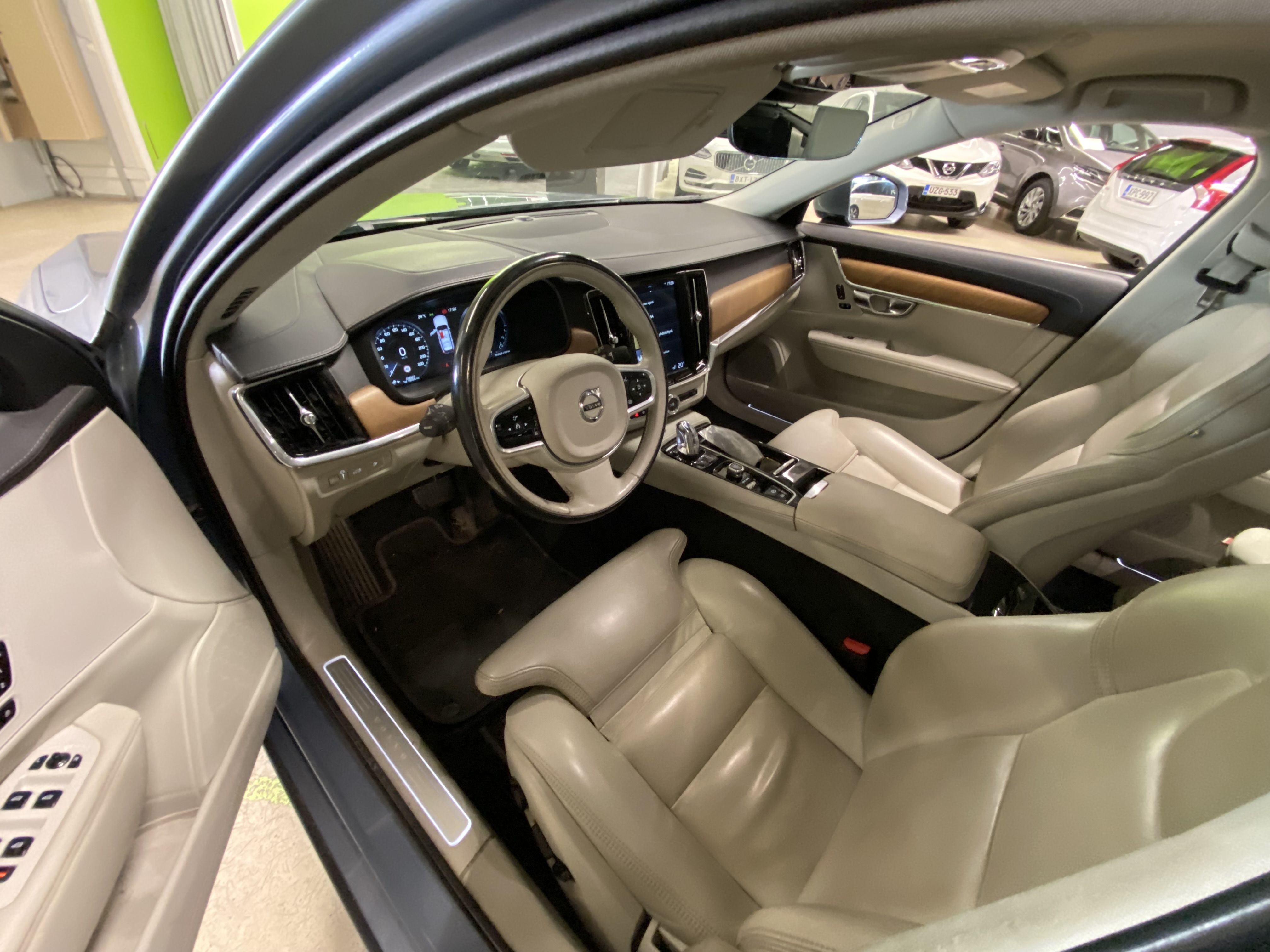 Volvo V90 2018, kuva 4/5
