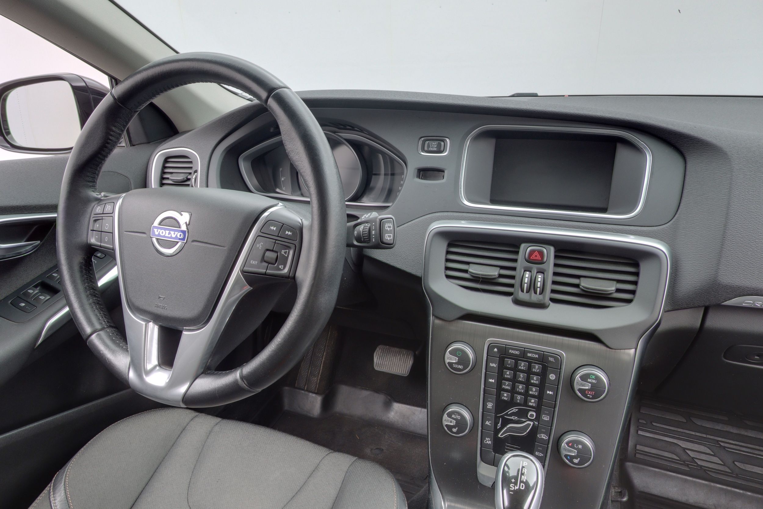 Volvo V40 Cross Country D2 Momentum aut 2016, kuva 7/27