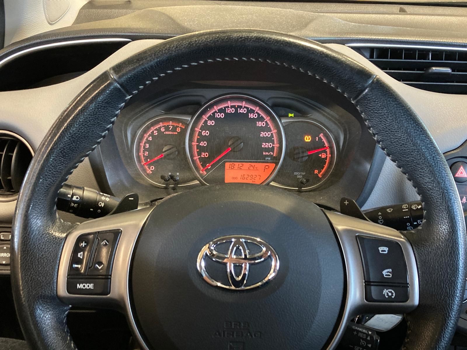 Toyota Yaris 2014, photo 5/12