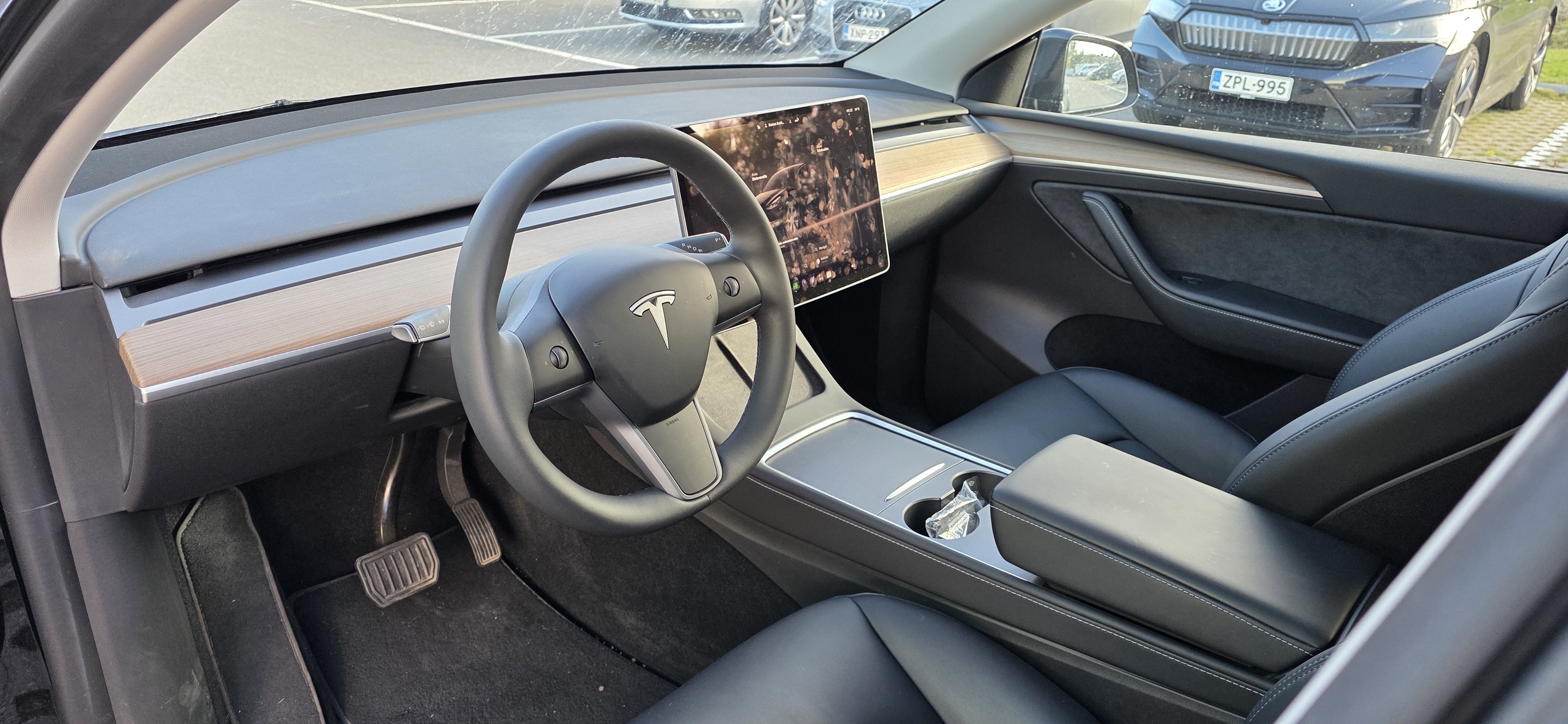 Tesla Model Y RWD 2023, kuva 3/4