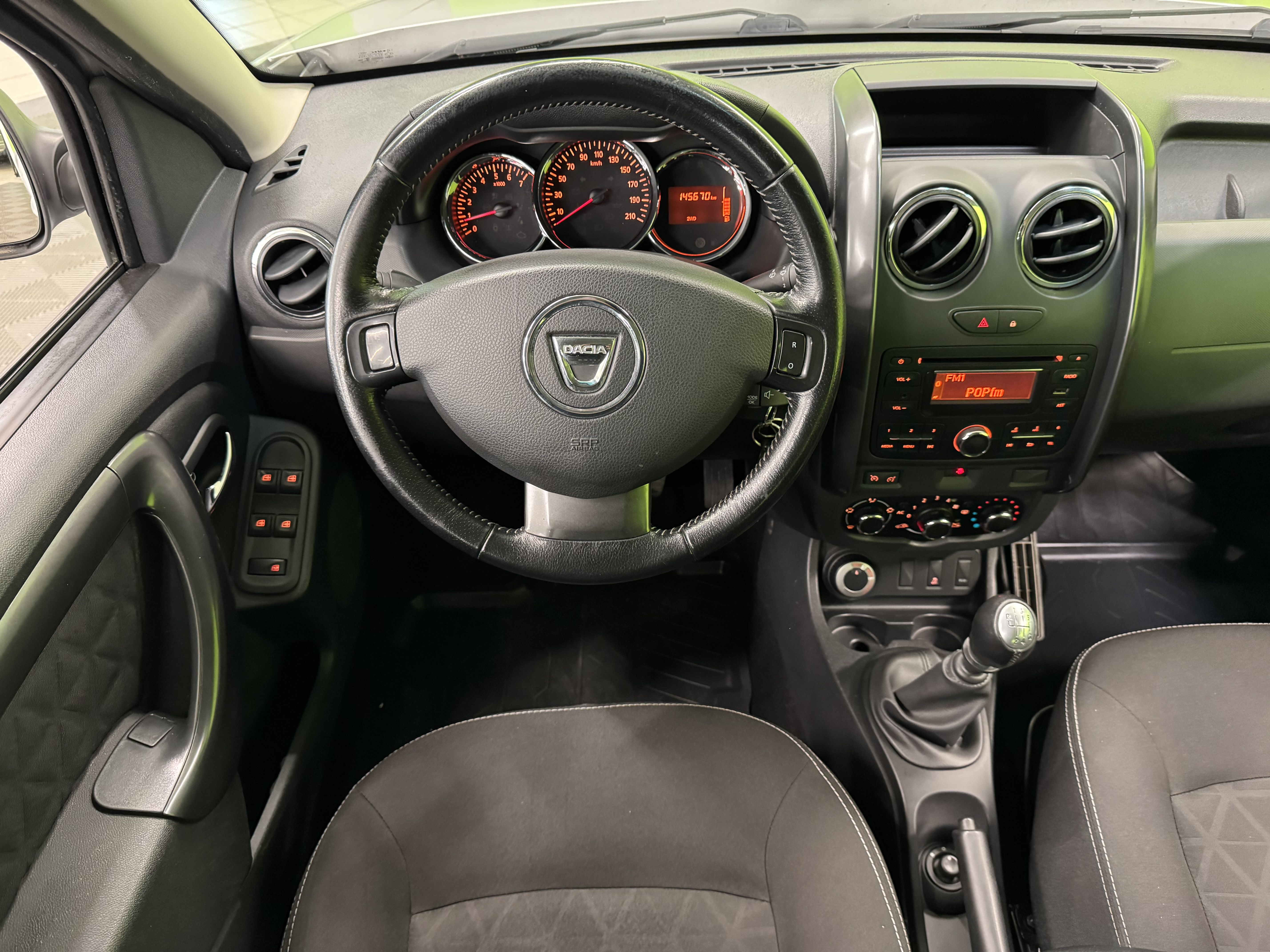 Dacia Duster dCi 110 4x4 Laureate 2015, kuva 7/16