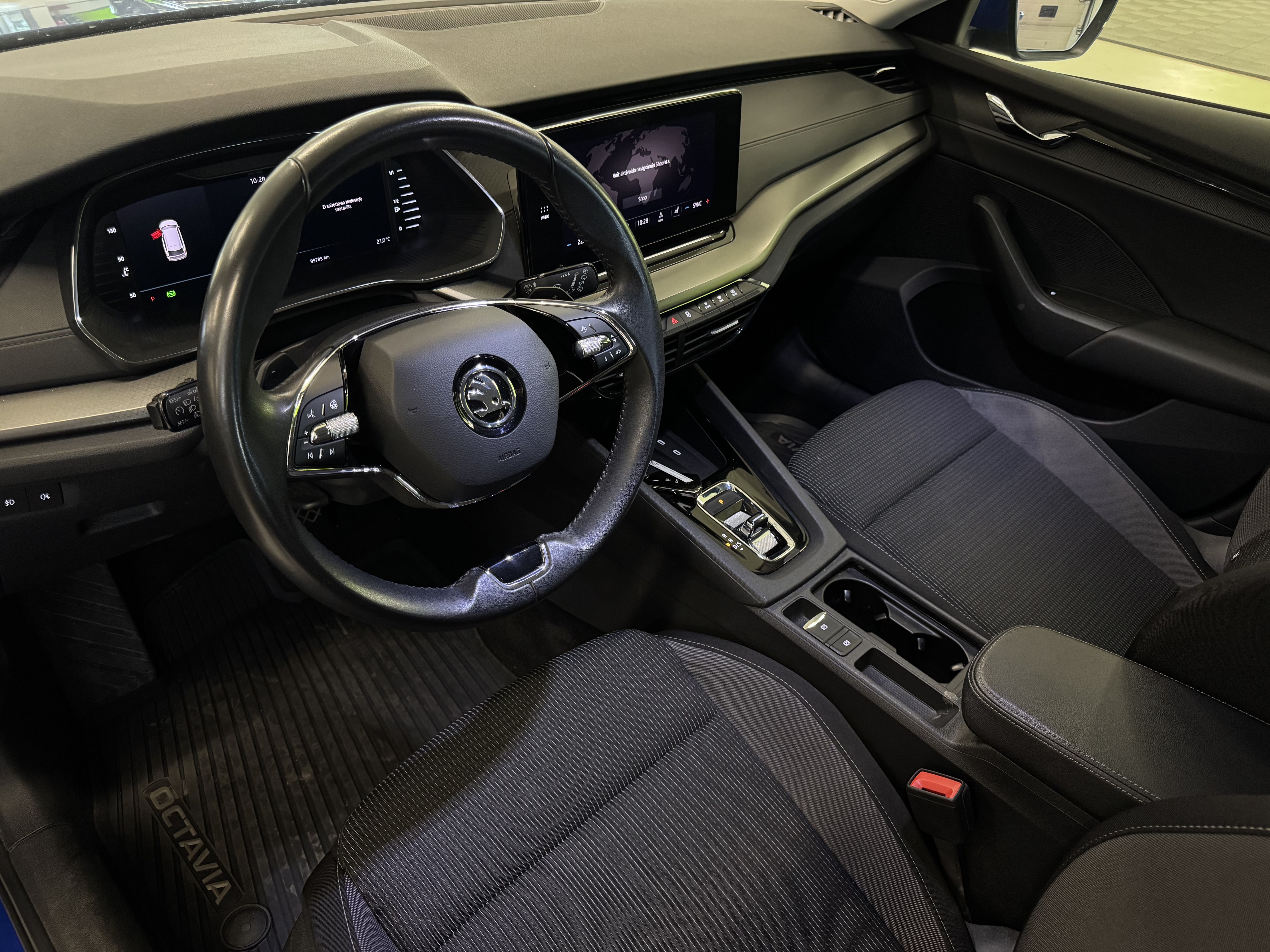 Skoda Octavia 2023, photo 3/4