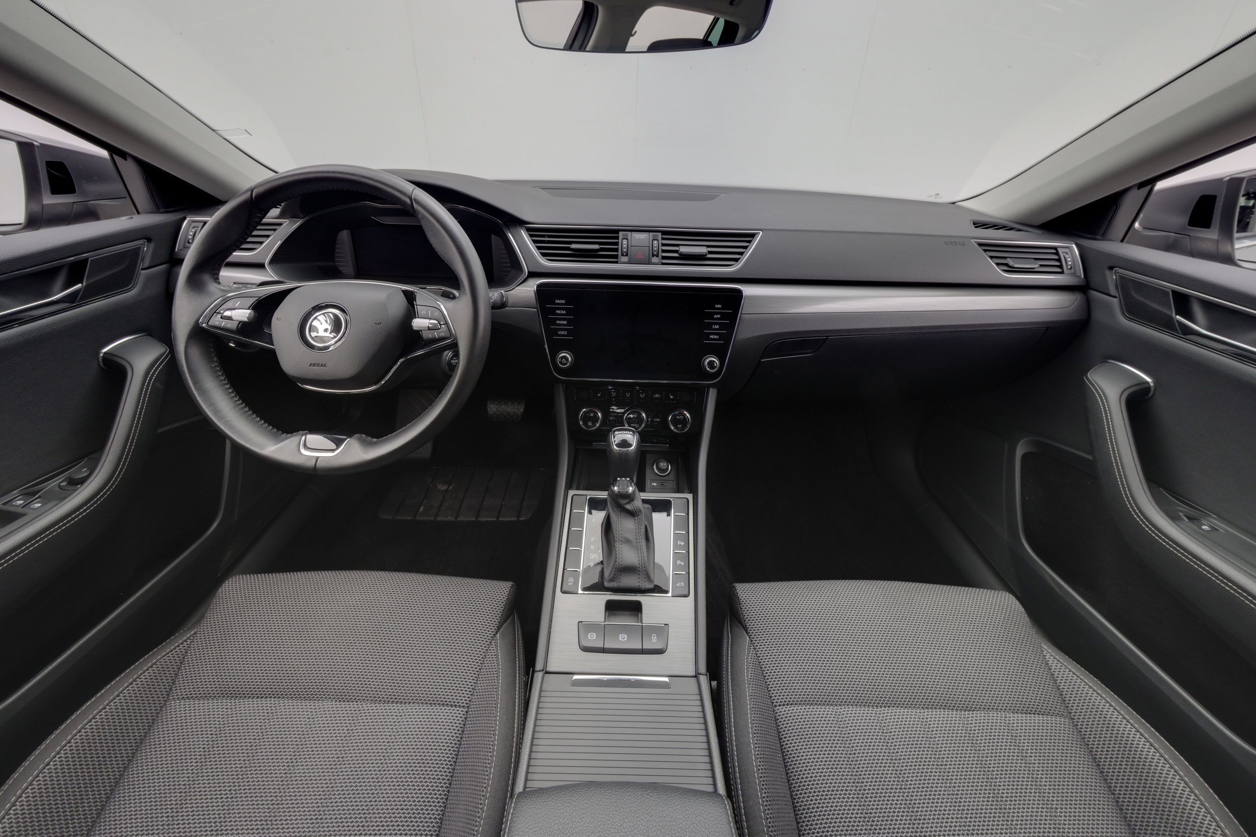 Skoda Superb 2023, kuva 7/34