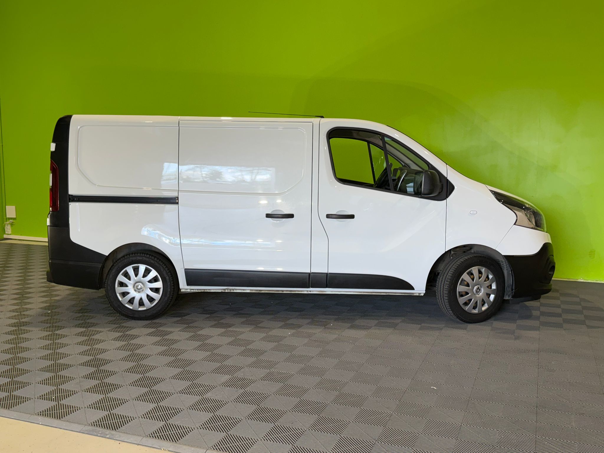 Renault Trafic dCi 125 TwinTurbo L1H1 2019, kuva 2/16