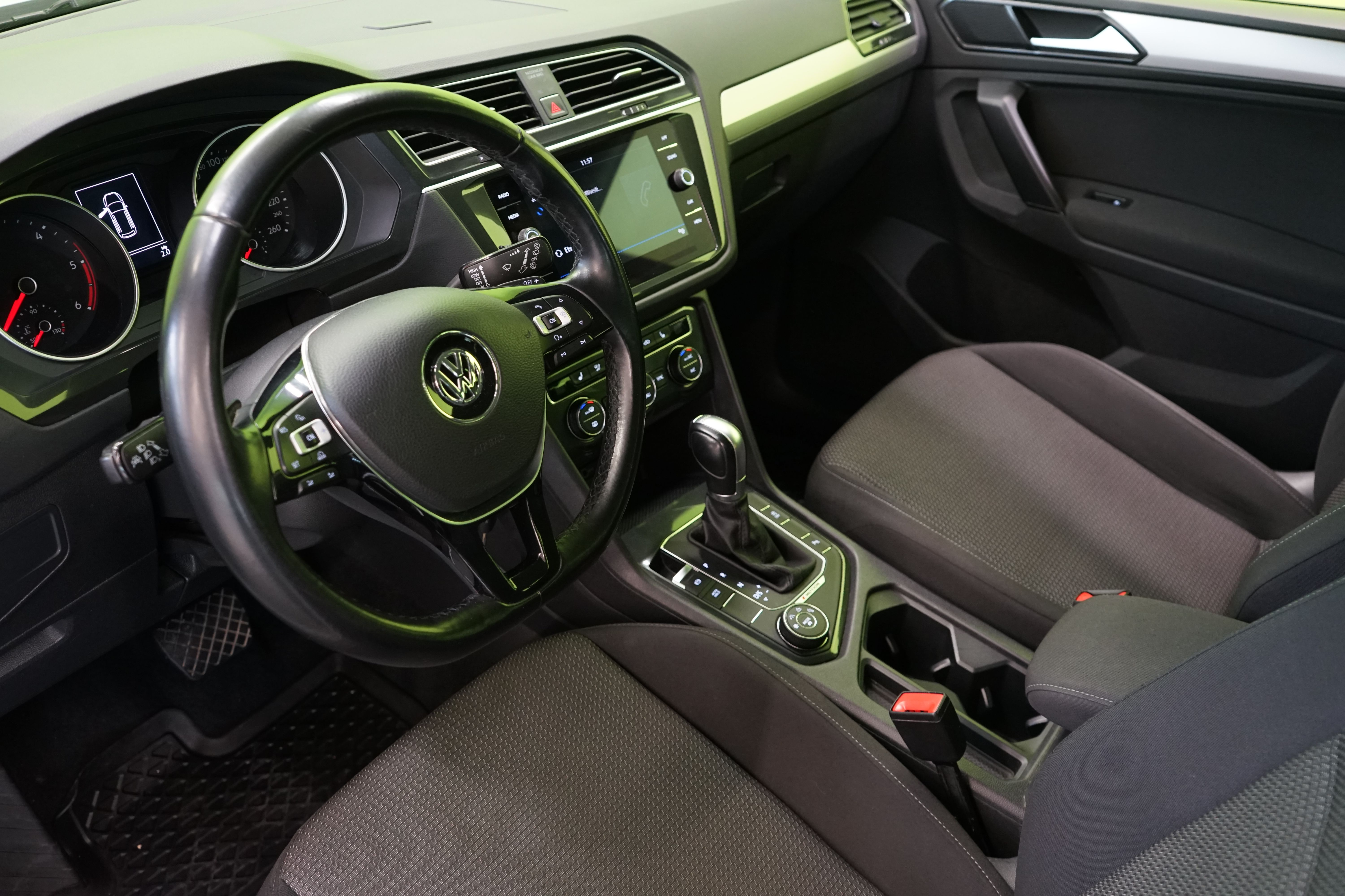 Volkswagen Tiguan 2018, photo 6/23
