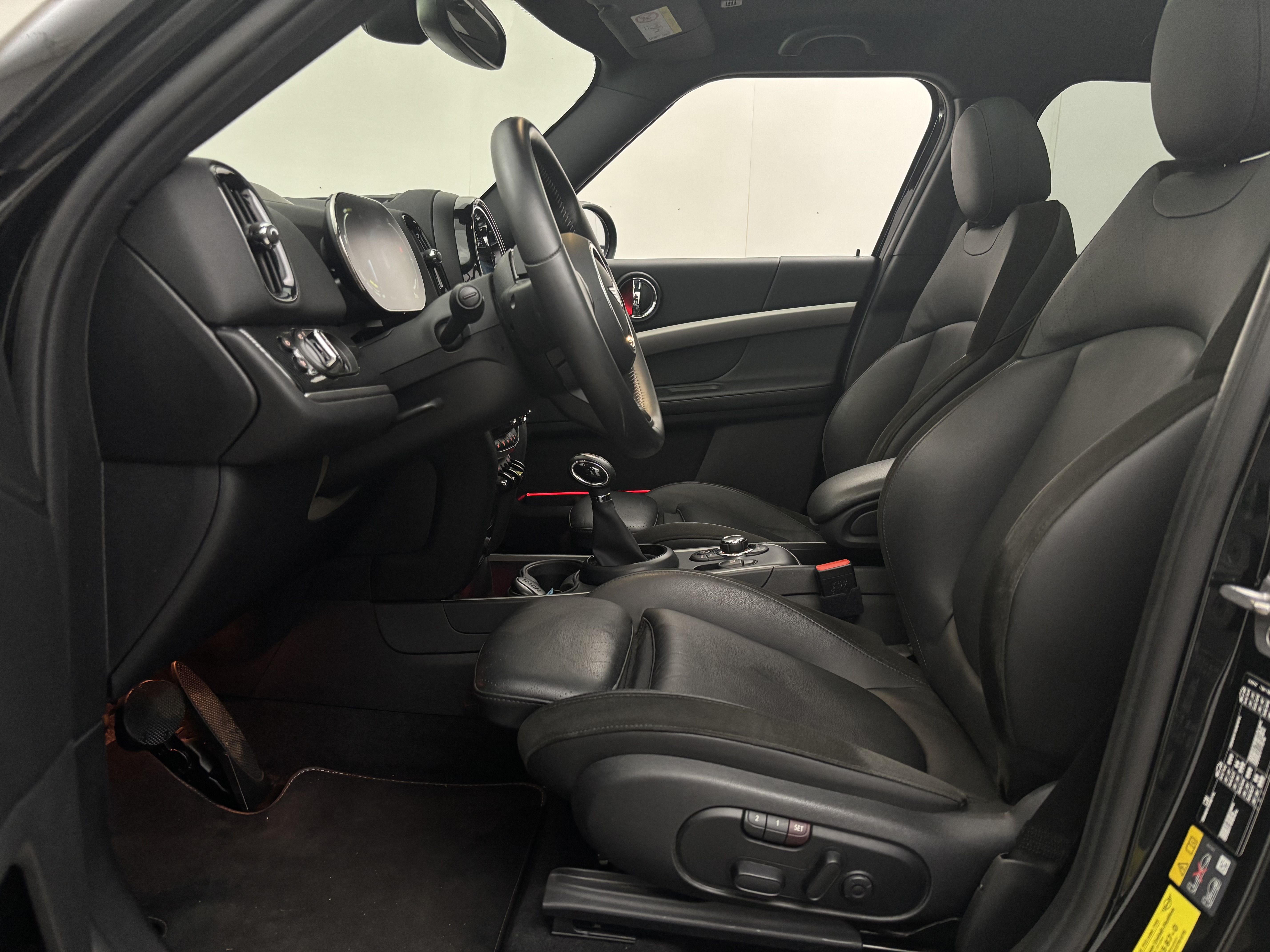 MINI Cooper SE ALL4 2023, kuva 7/22