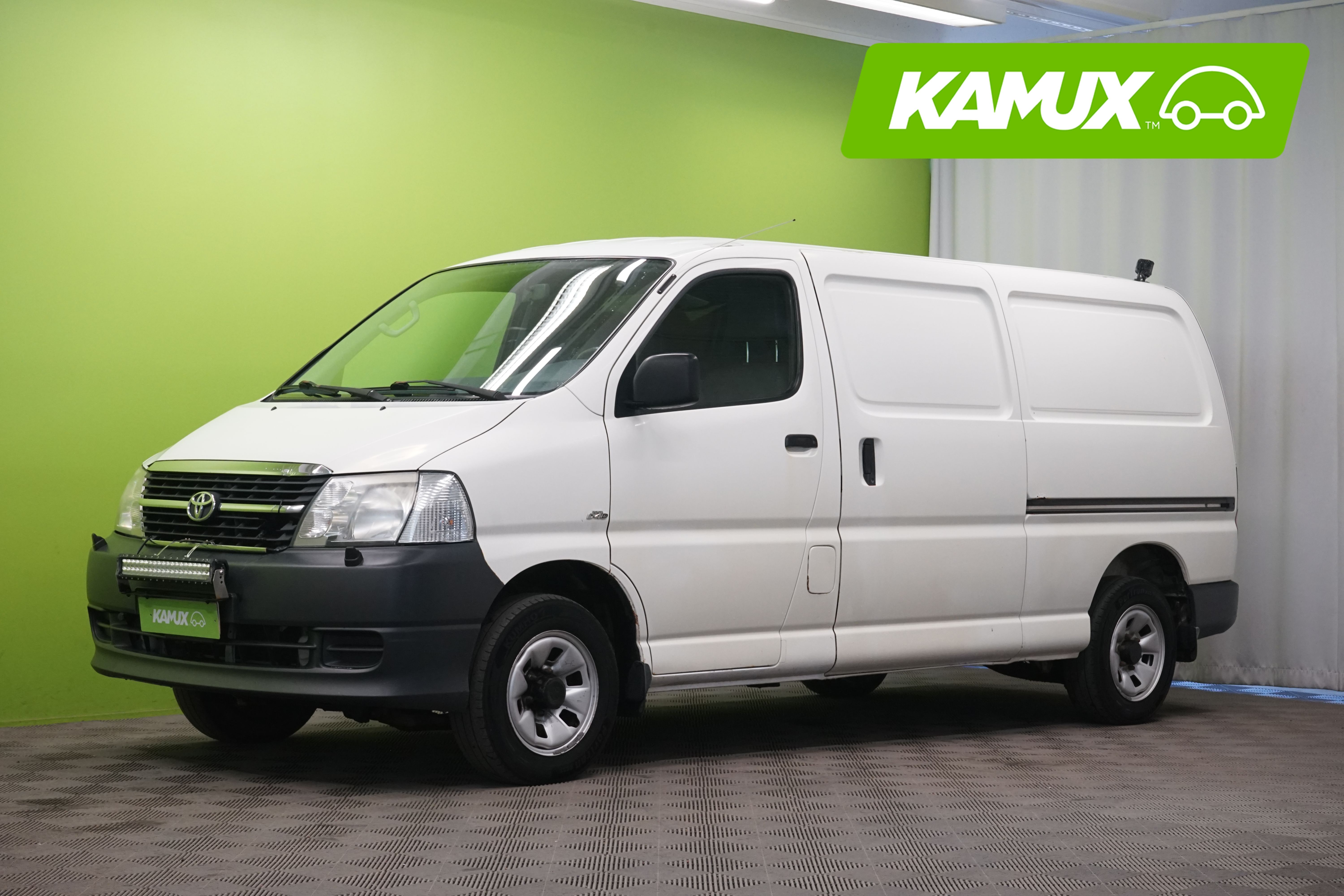 Toyota Hiace 2,5 D-4D 4WD 117 5ov pitkä 2010, kuva 5/16