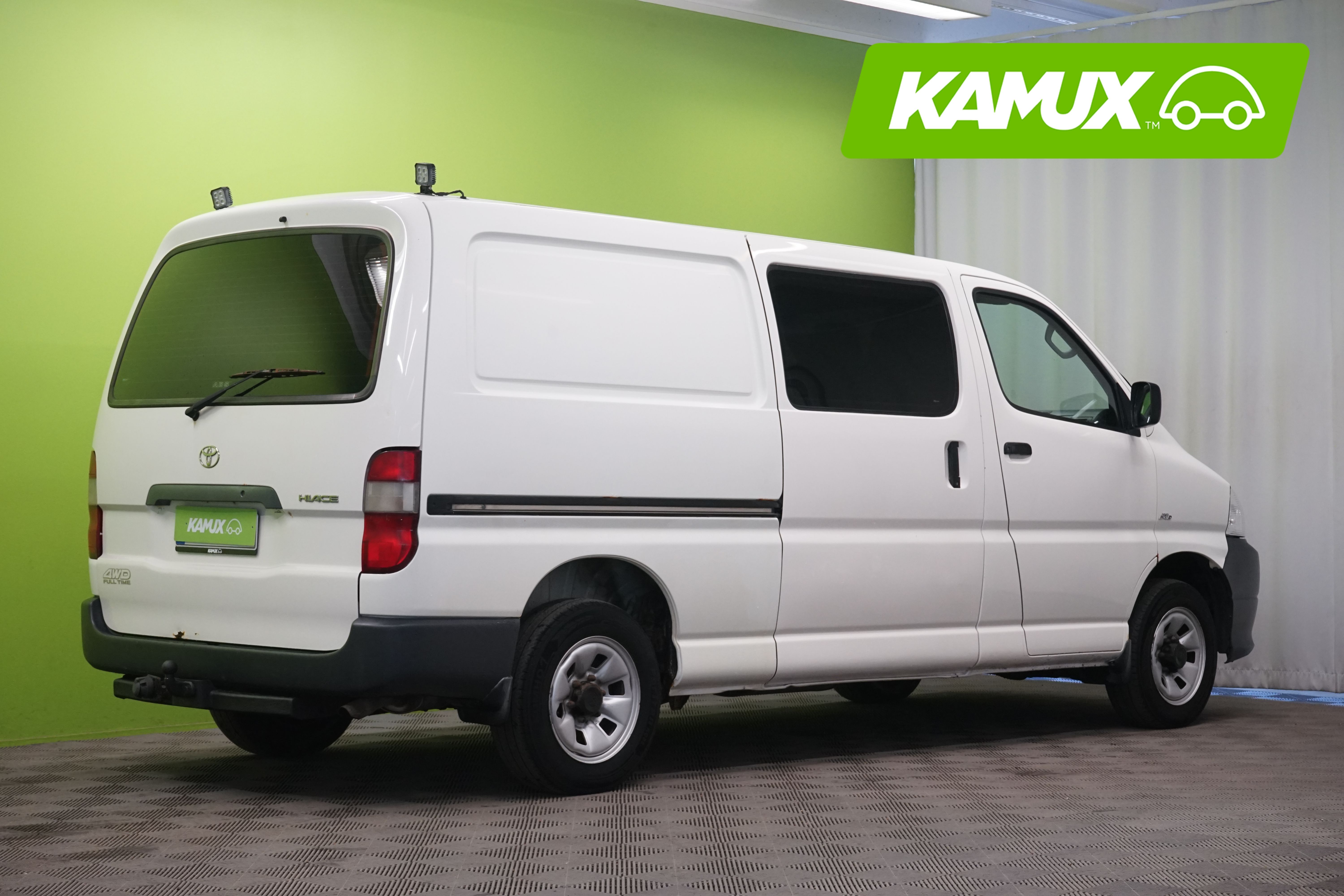 Toyota Hiace 2,5 D-4D 4WD 117 5ov pitkä 2010, kuva 3/16