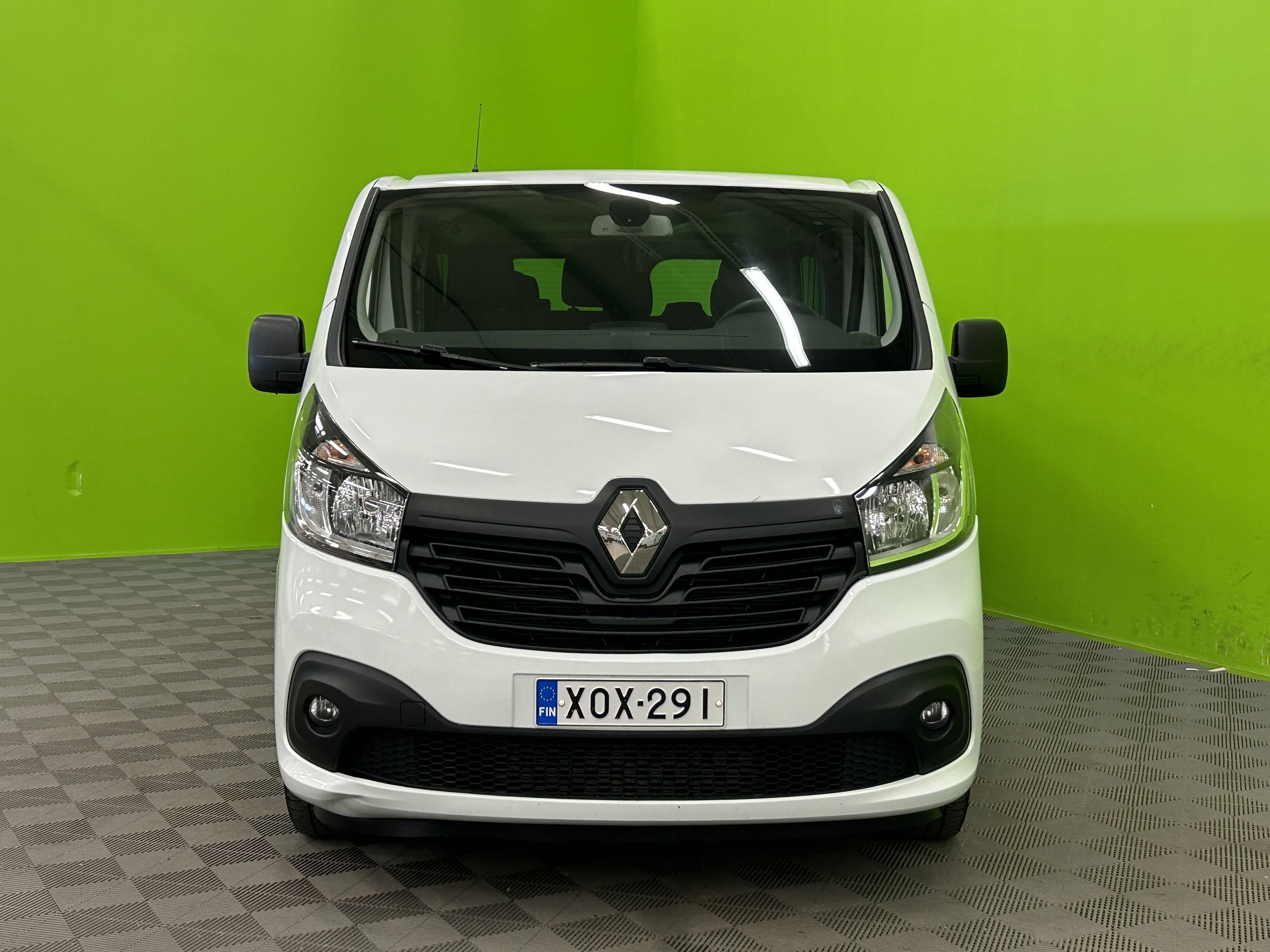 Renault Trafic Passenger 2018, photo 7/19