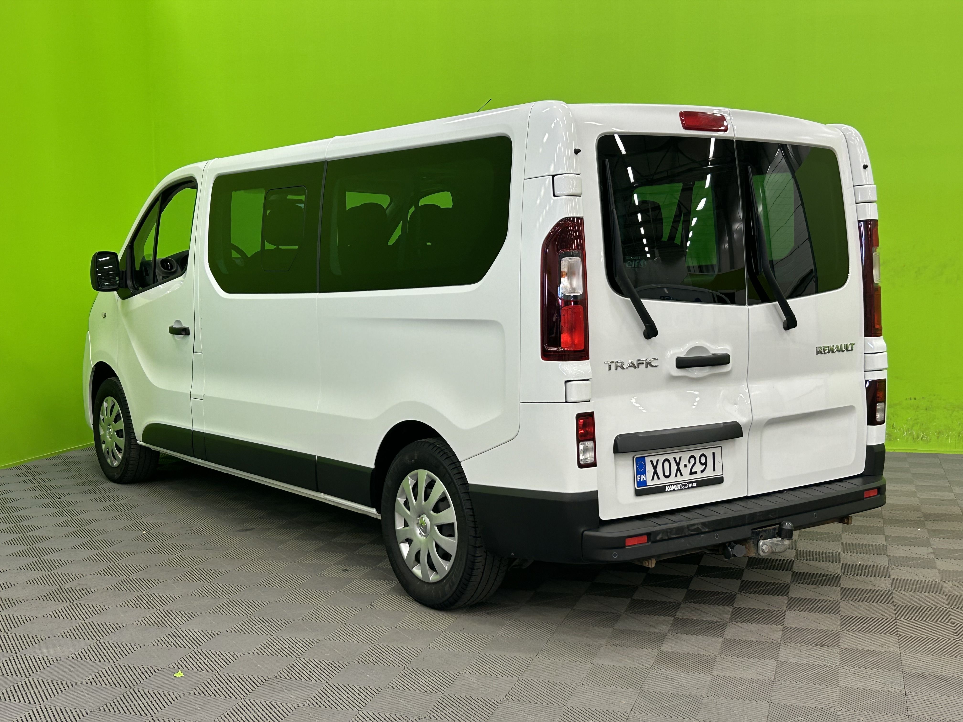 Renault Trafic Passenger 2018, photo 5/19