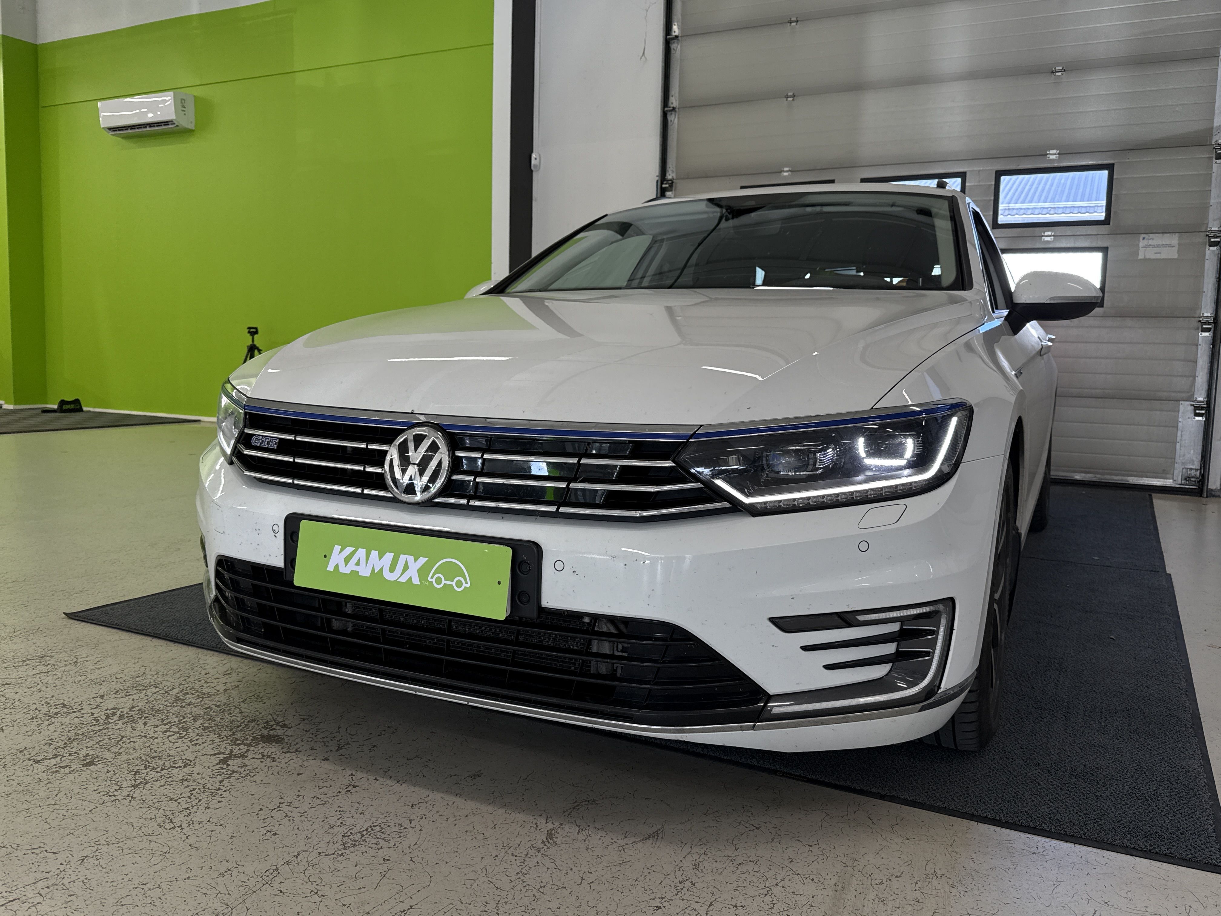 Volkswagen Passat 2017, photo 2/4