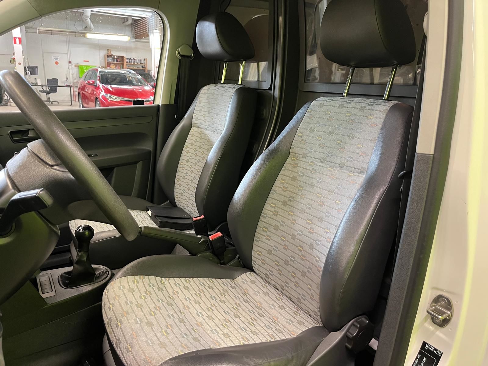 Volkswagen Caddy 2012, photo 5/9