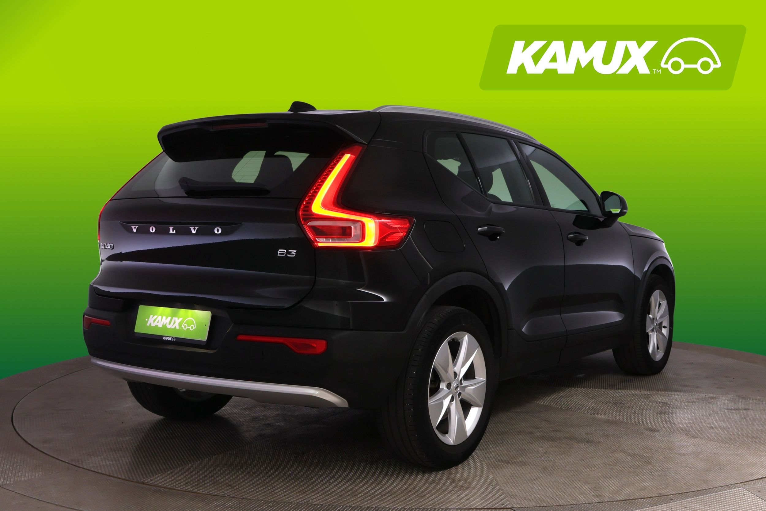 Volvo XC40 B3 MHEV Business 2023, photo 3/6