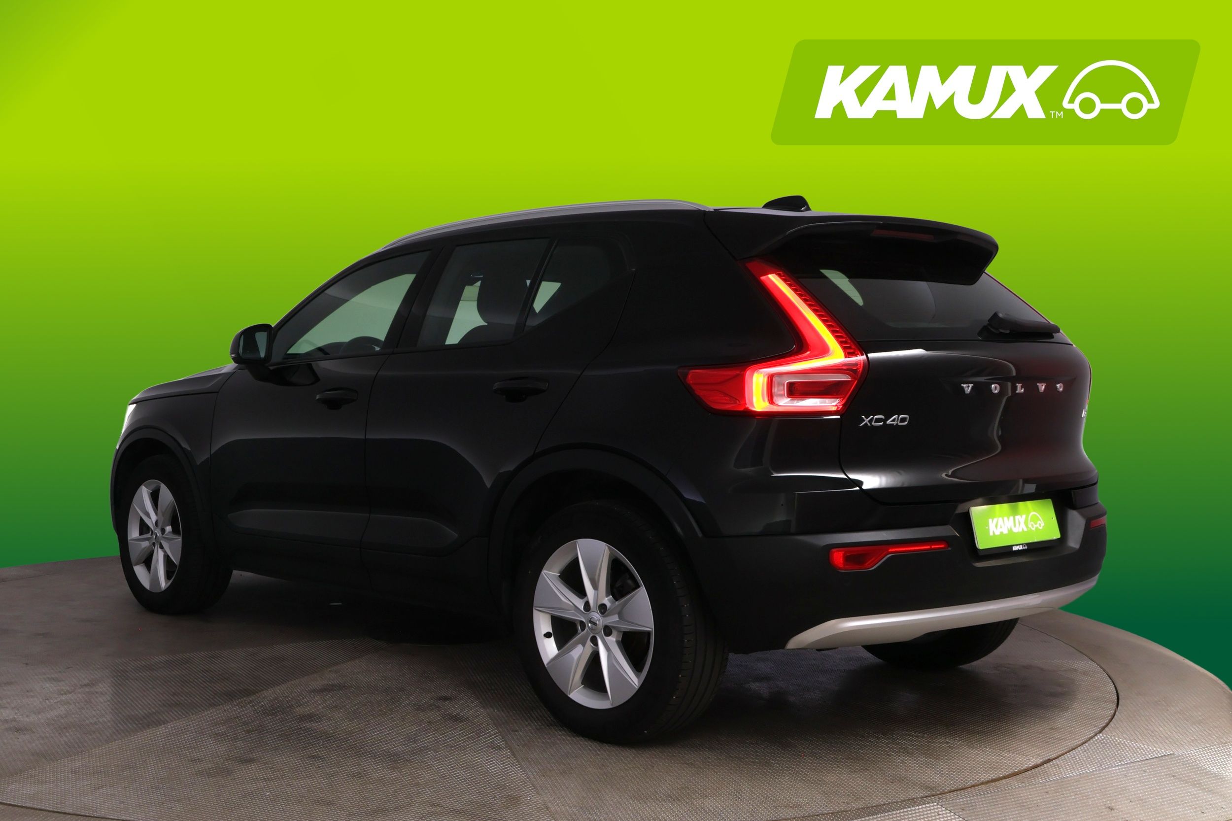 Volvo XC40 B3 MHEV Business 2023, photo 4/6