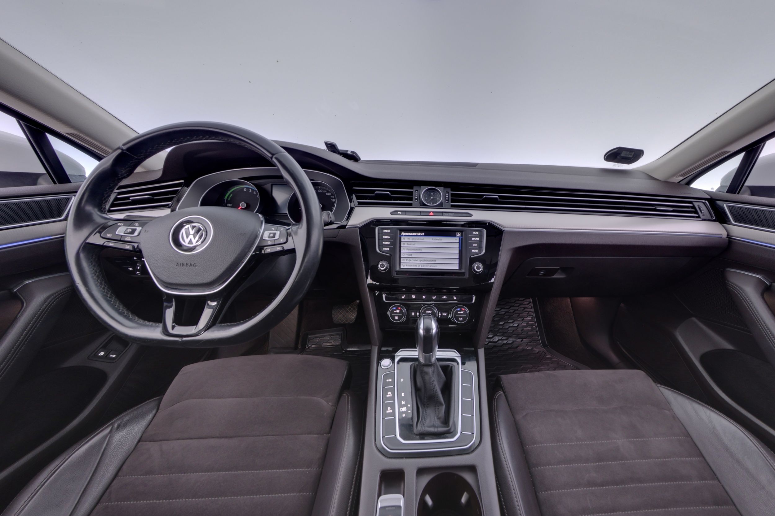 Volkswagen Passat 2016, kuva 7/25