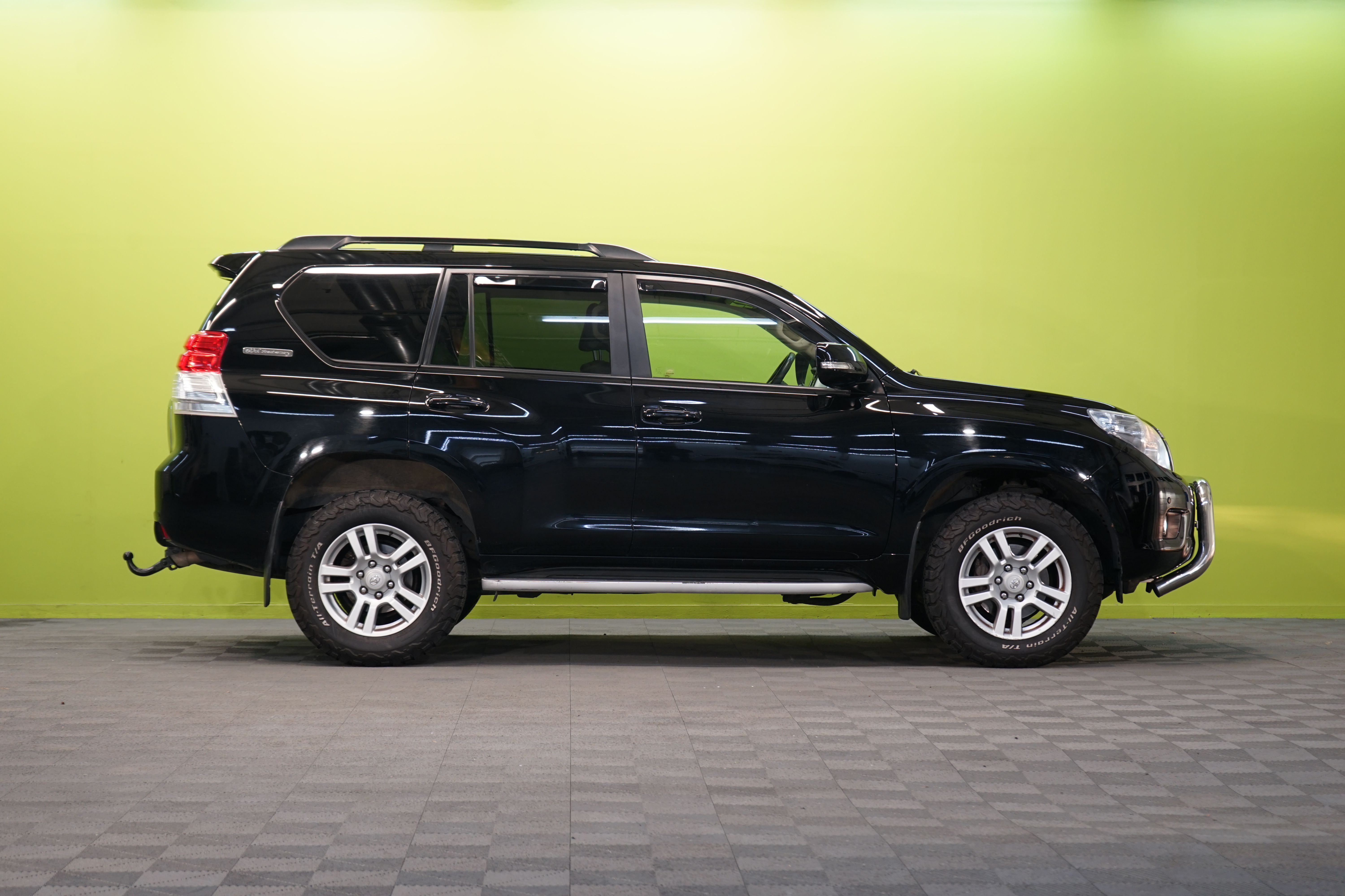 Toyota Land Cruiser 2012, photo 4/27
