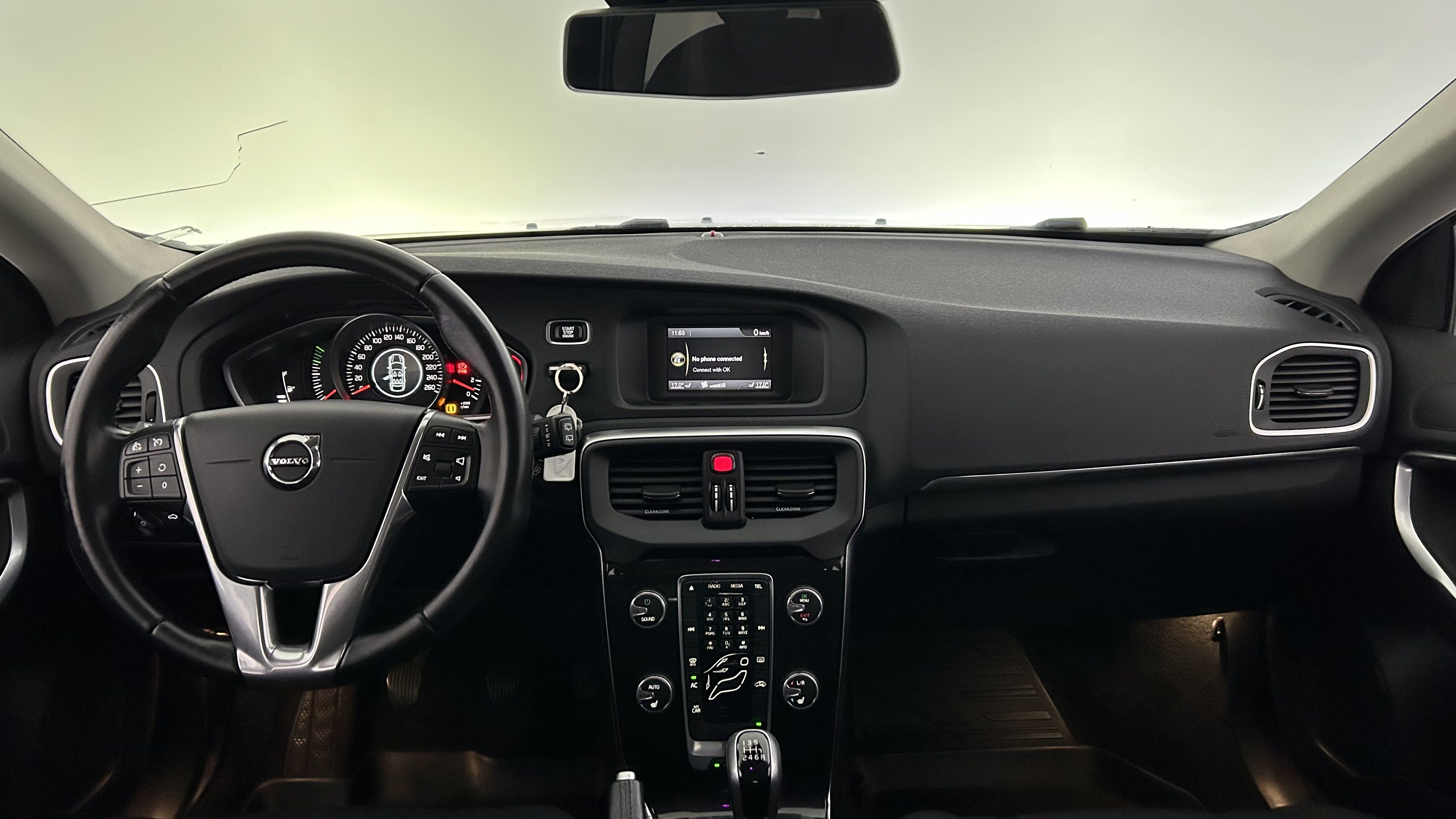Volvo V40 D2 Business 2017, photo 7/22
