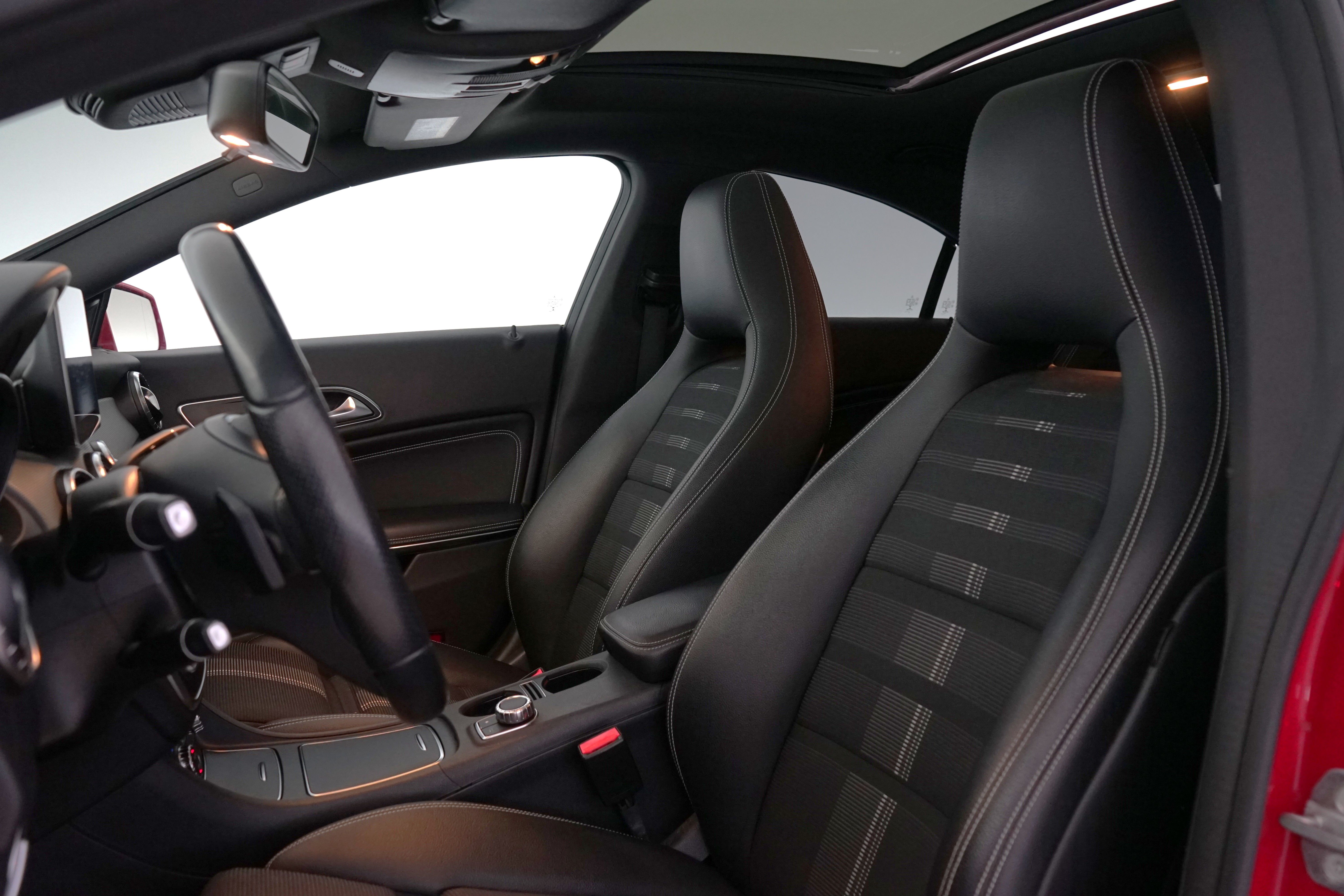 Mercedes-Benz CLA 180 Automatic Edition 2018, photo 3/20