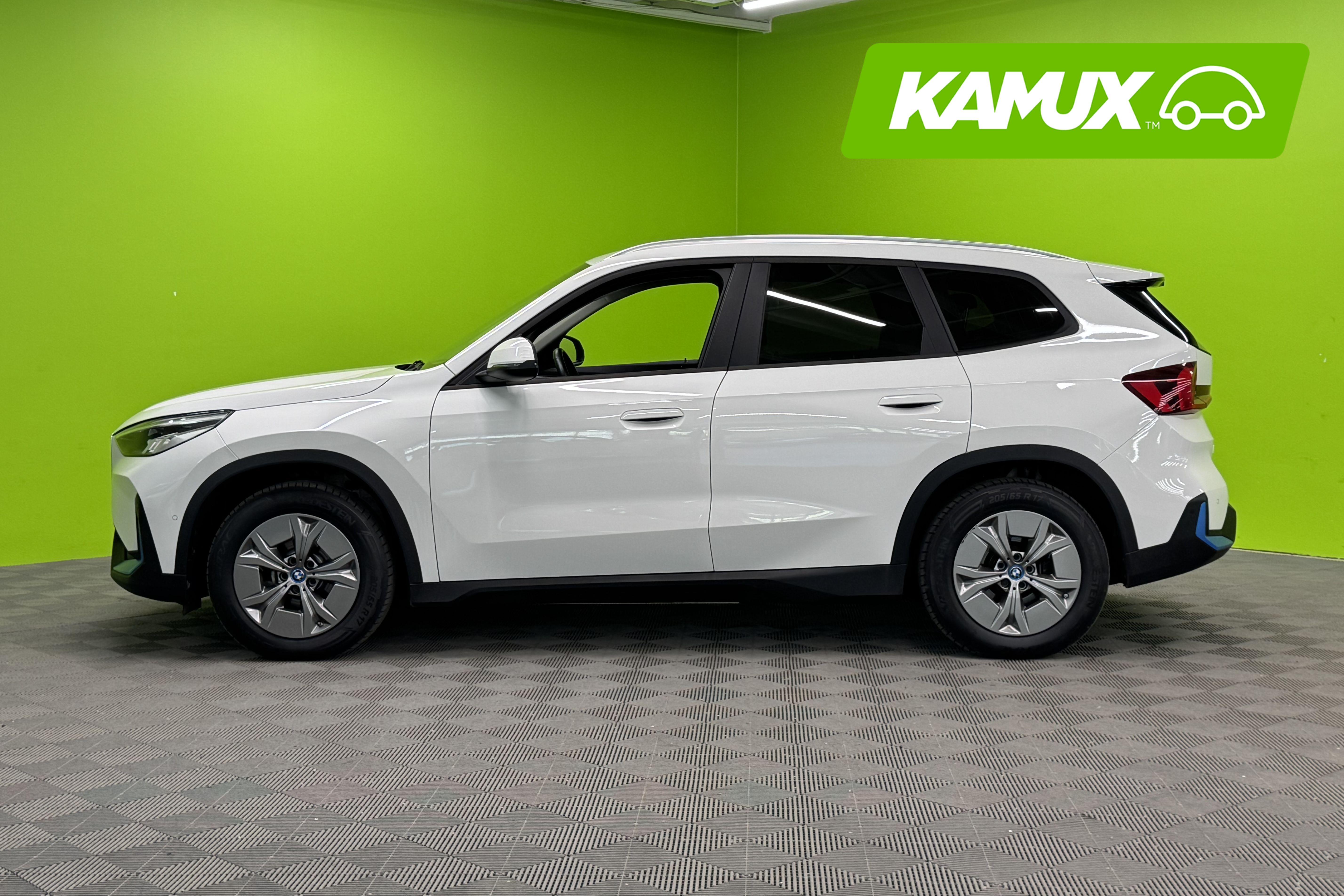 BMW iX1 iX1 xDrive30 2023, kuva 5/23