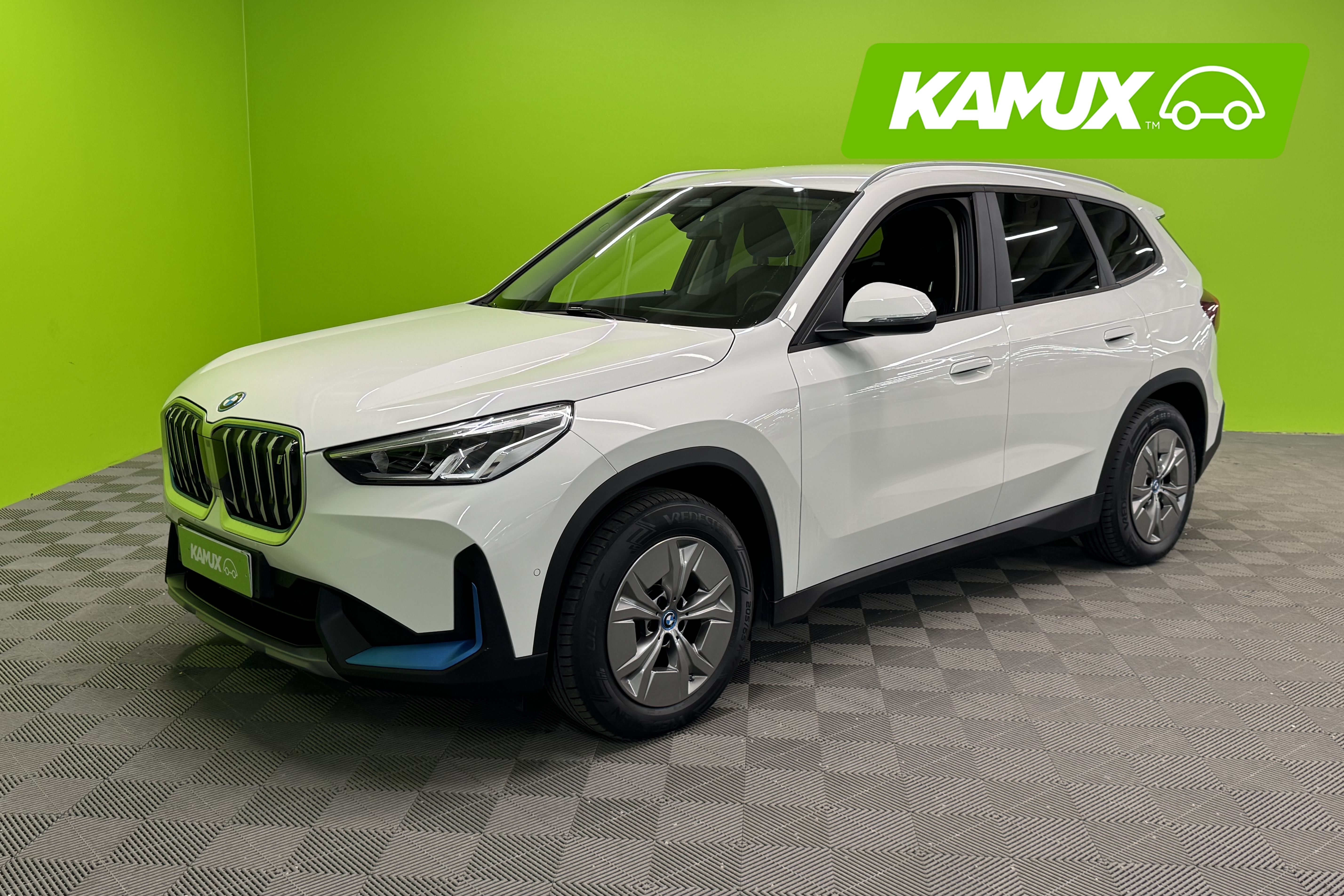 BMW iX1 iX1 xDrive30 2023, kuva 6/23