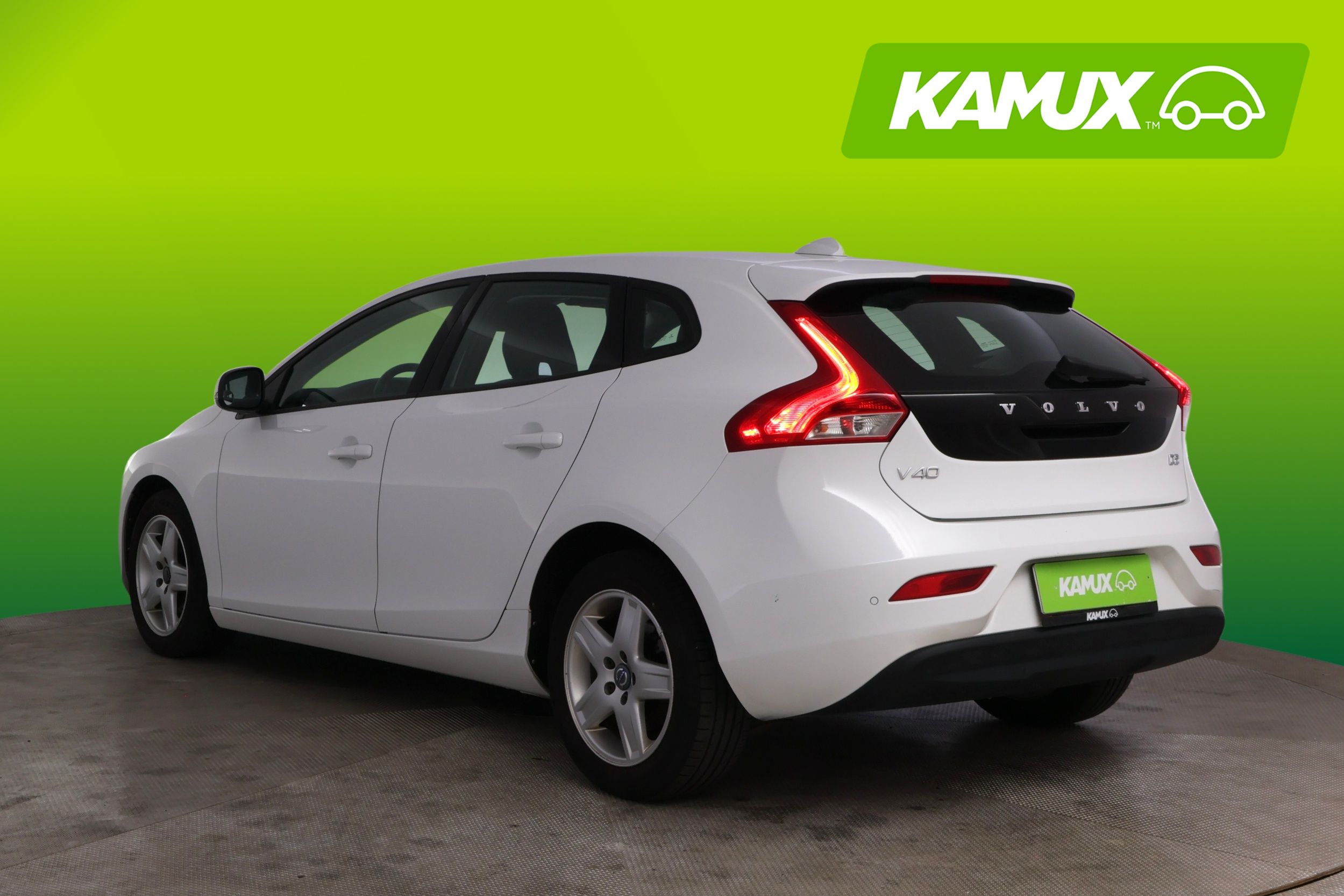 Volvo V40 D2 Business 2017, photo 4/22