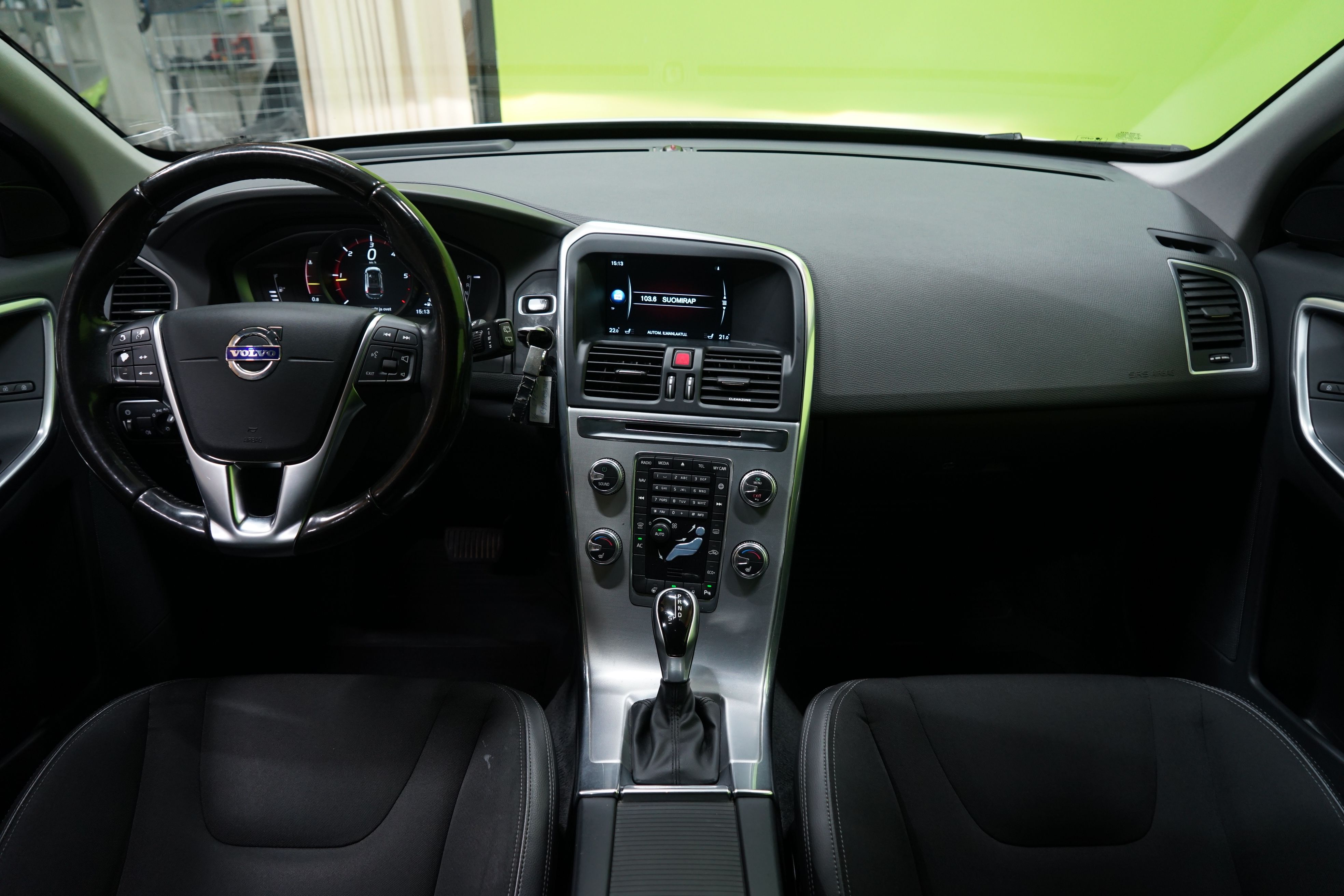 Volvo XC60 D4 Classic Momentum Aut 2017, photo 6/23
